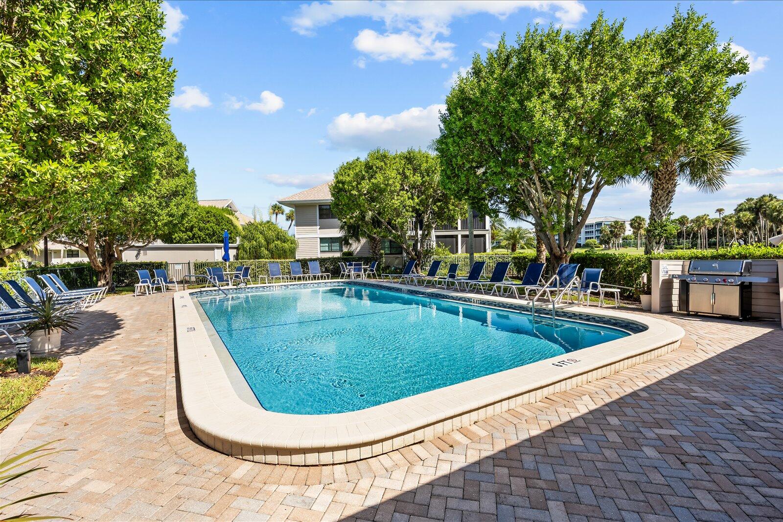 FAIRWAY VILLAS CONDO @ IRP - Residential