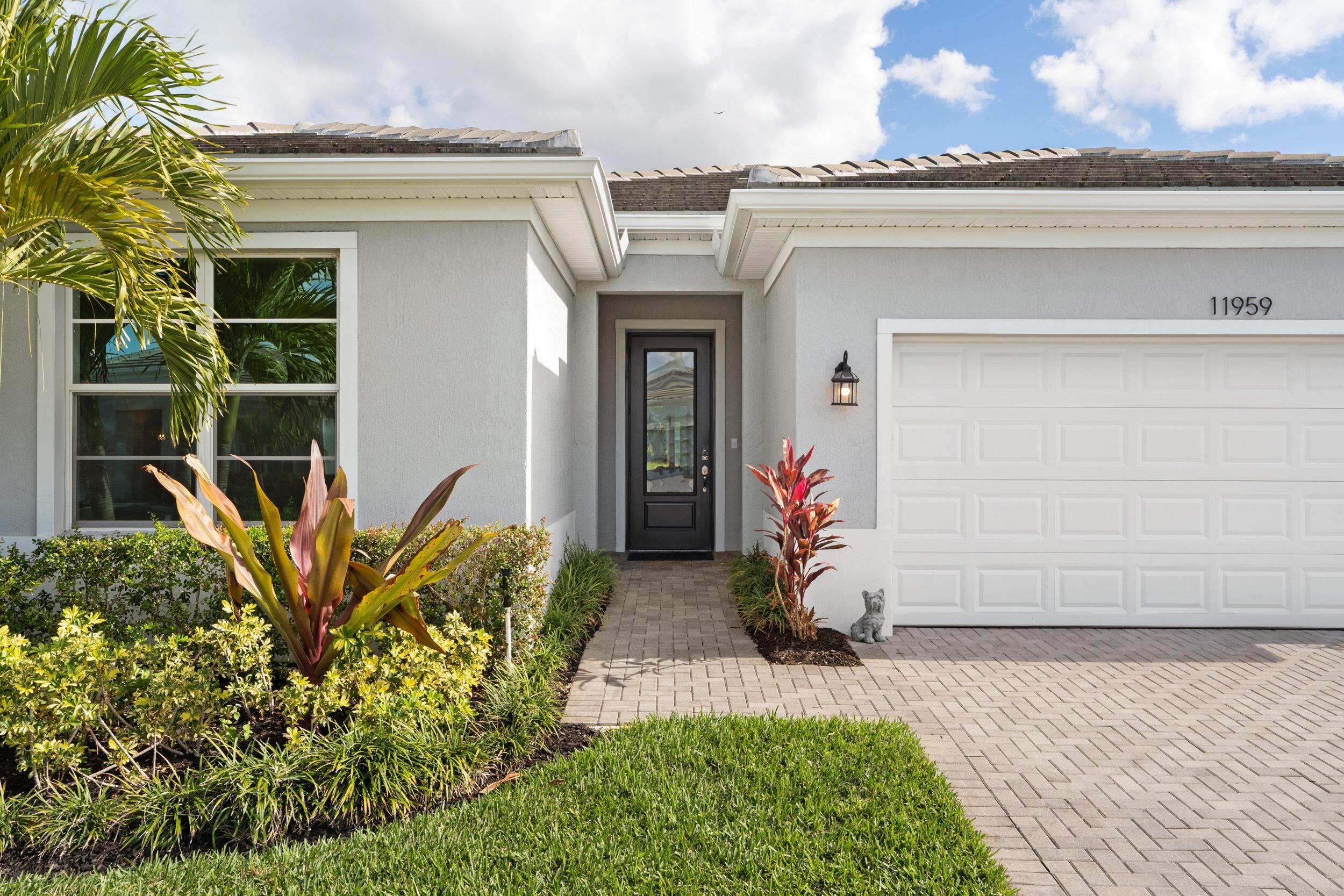 TELARO AT SOUTHERN GROVE - Residential