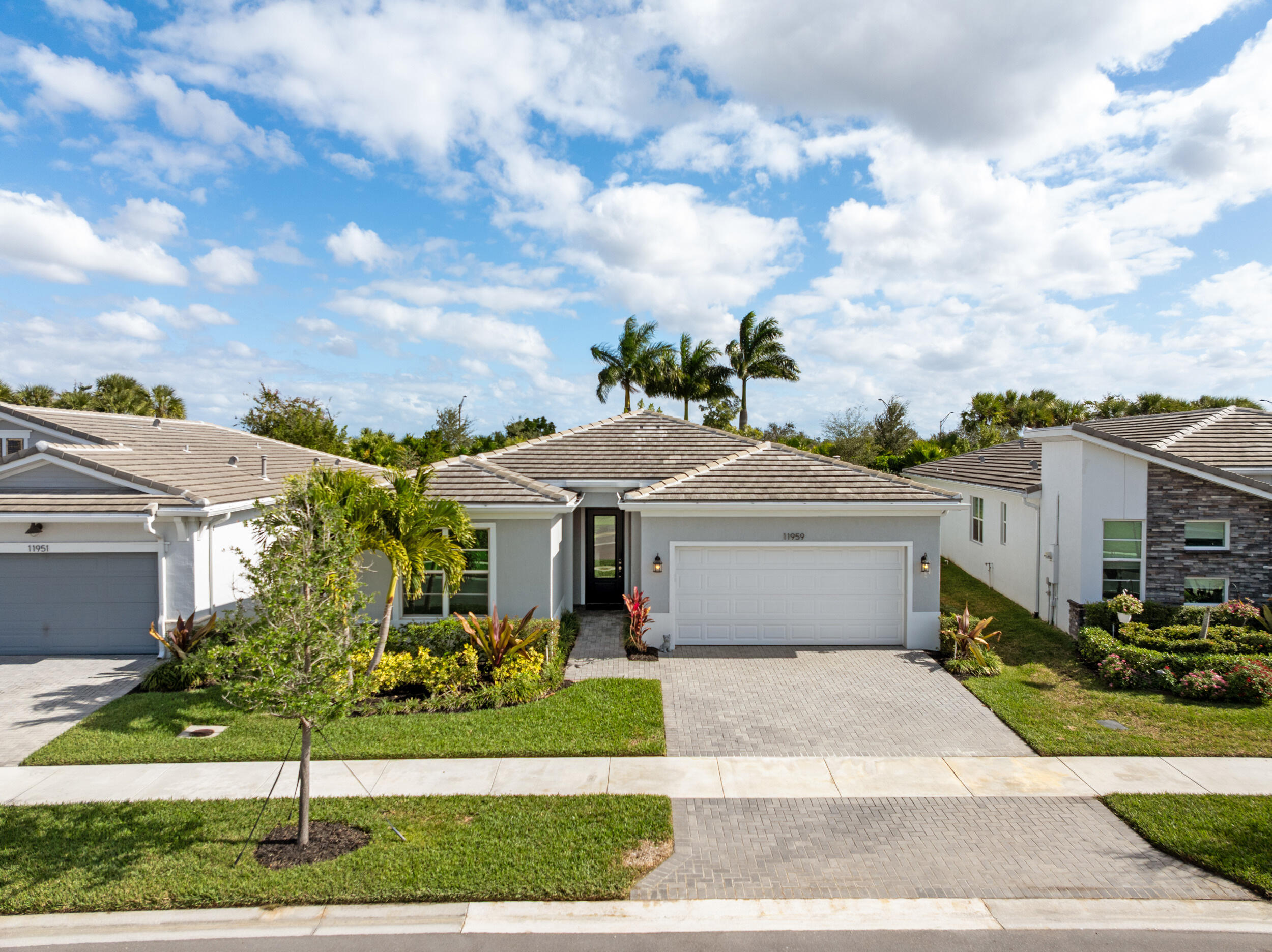 TELARO AT SOUTHERN GROVE - Residential