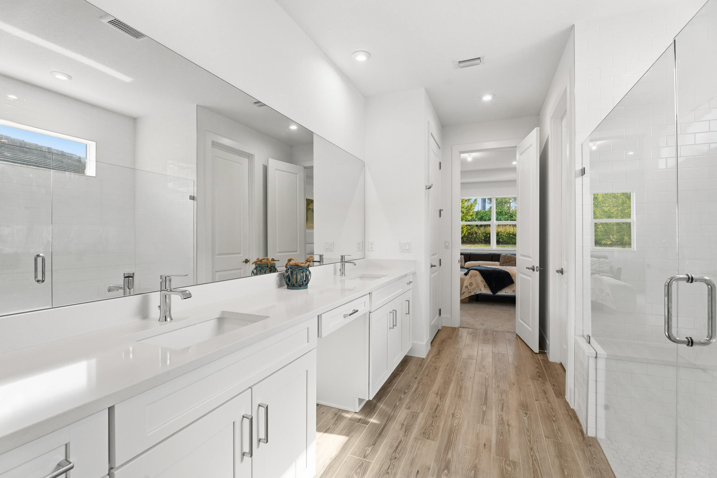 TELARO AT SOUTHERN GROVE - Residential