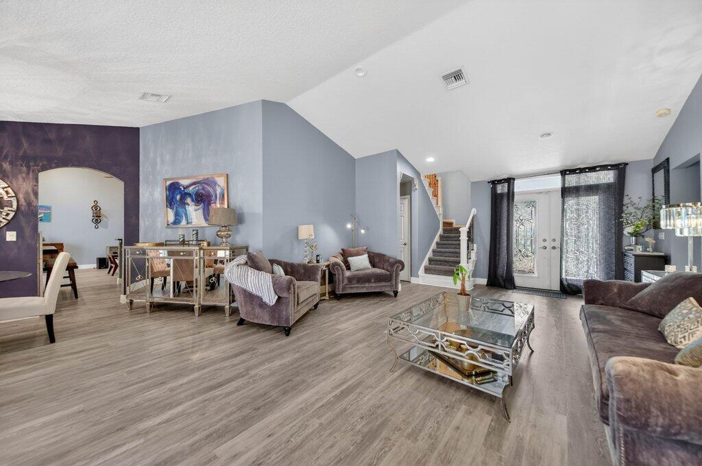 DANFORTH - Residential