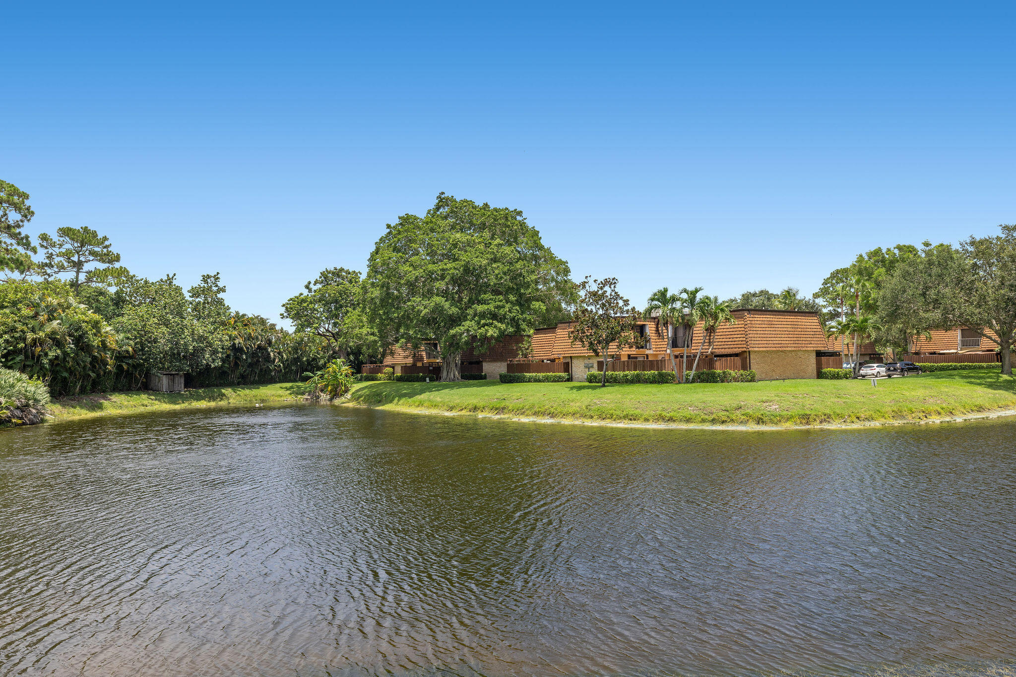 SHERWOOD LAKES - Residential