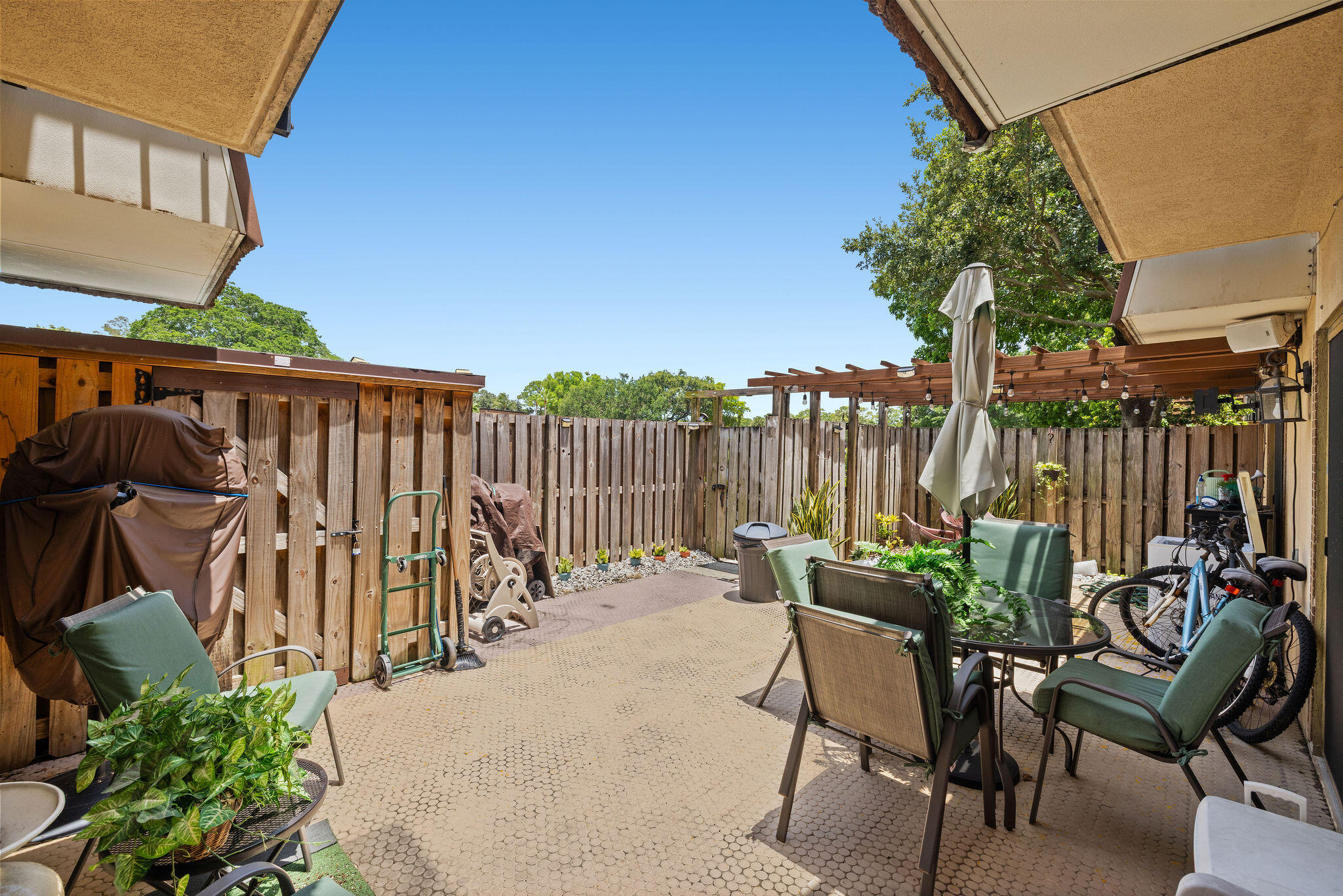 SHERWOOD LAKES - Residential