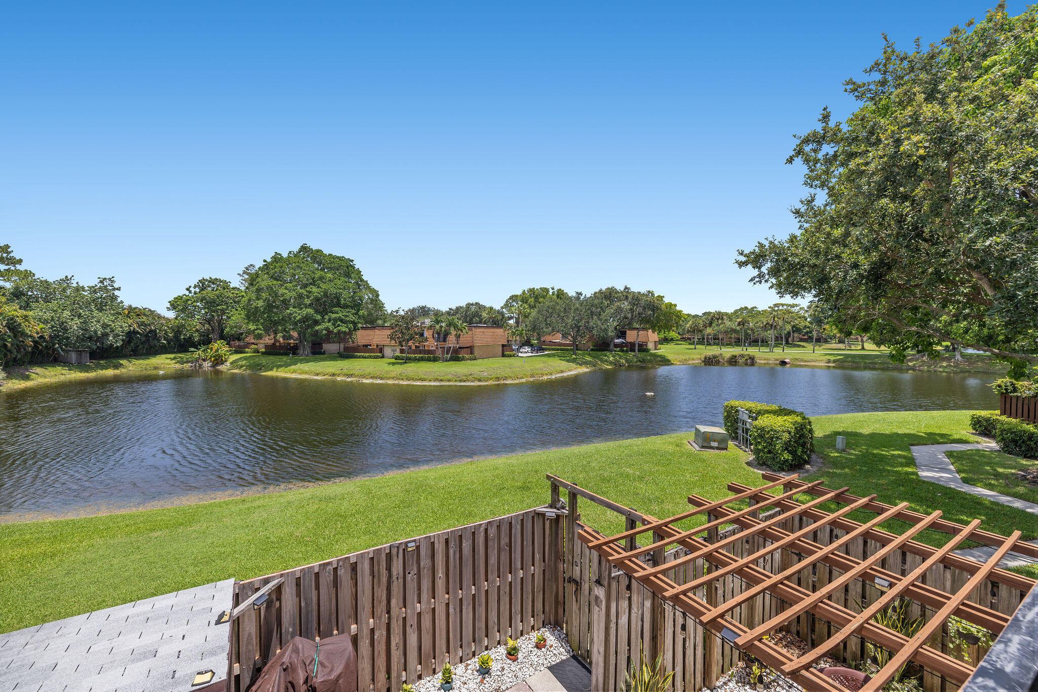 SHERWOOD LAKES - Residential