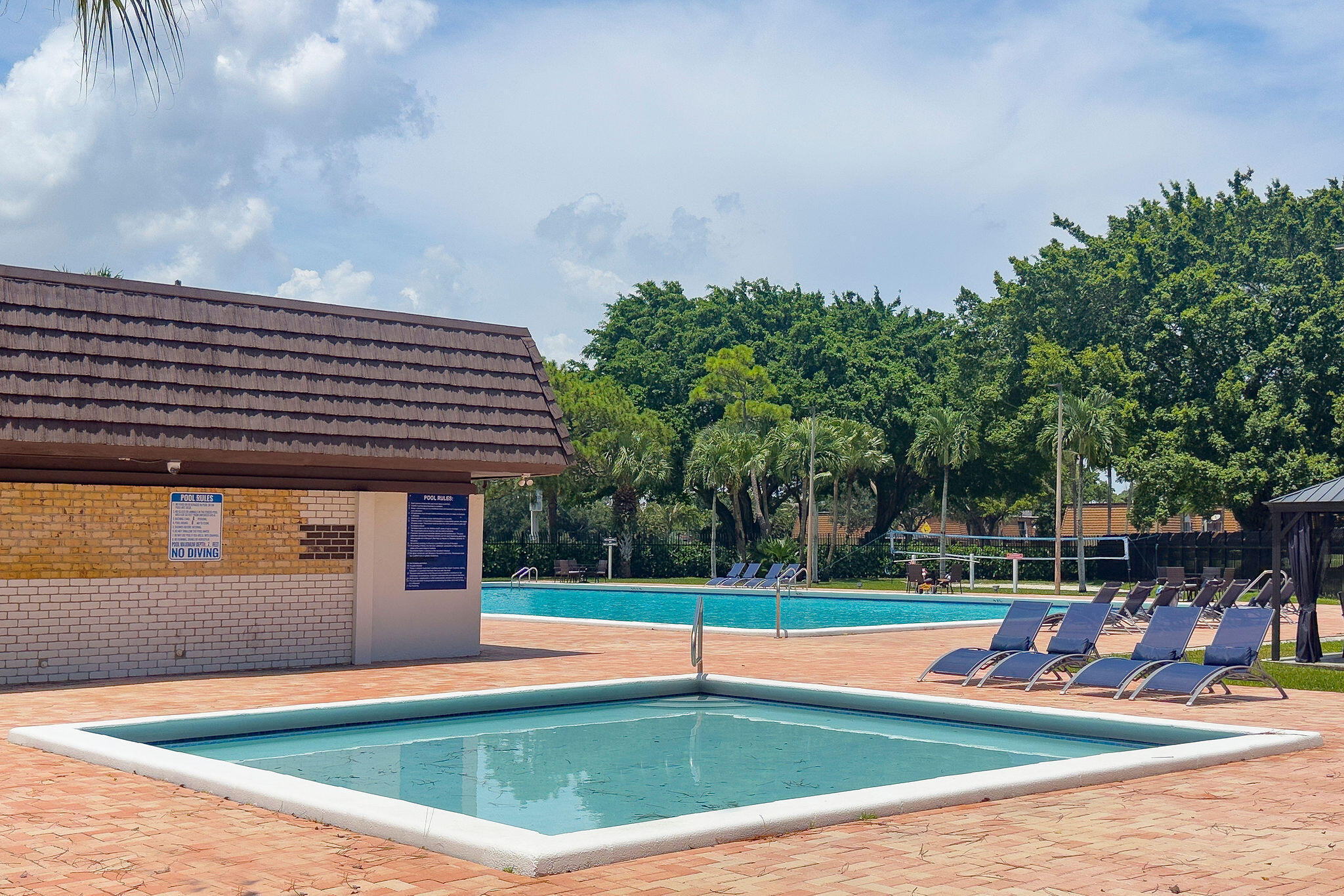 SHERWOOD LAKES - Residential