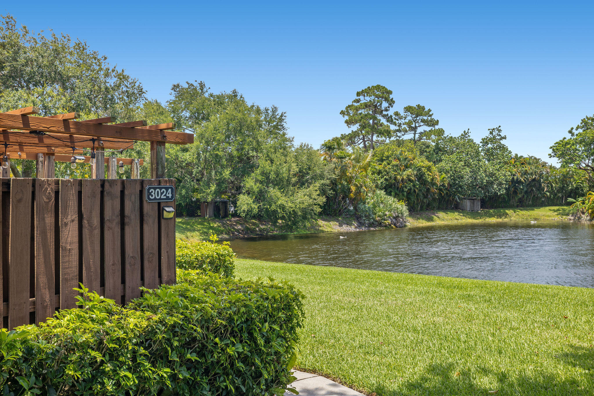 SHERWOOD LAKES - Residential