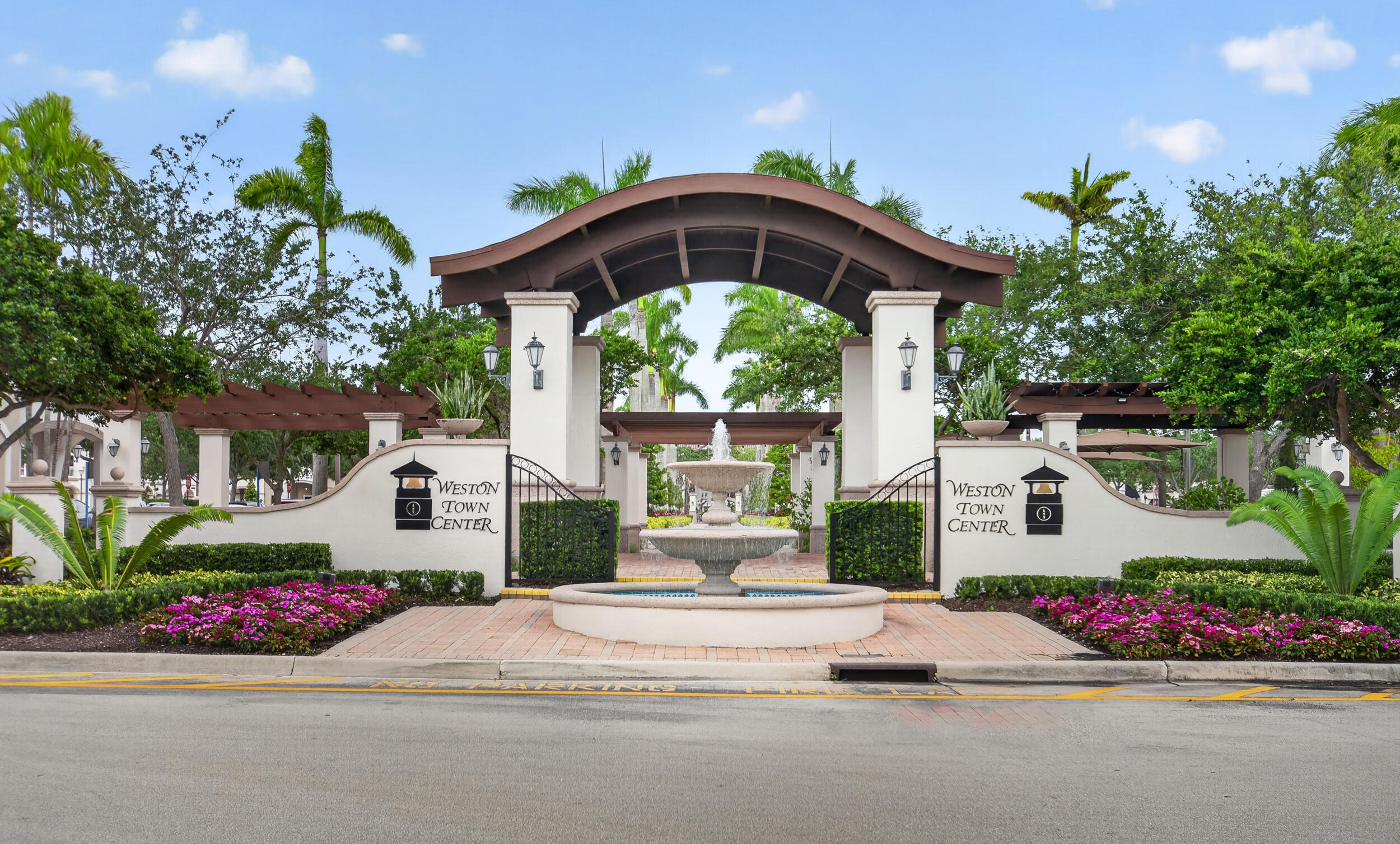 MARIPOSA POINTE - Residential