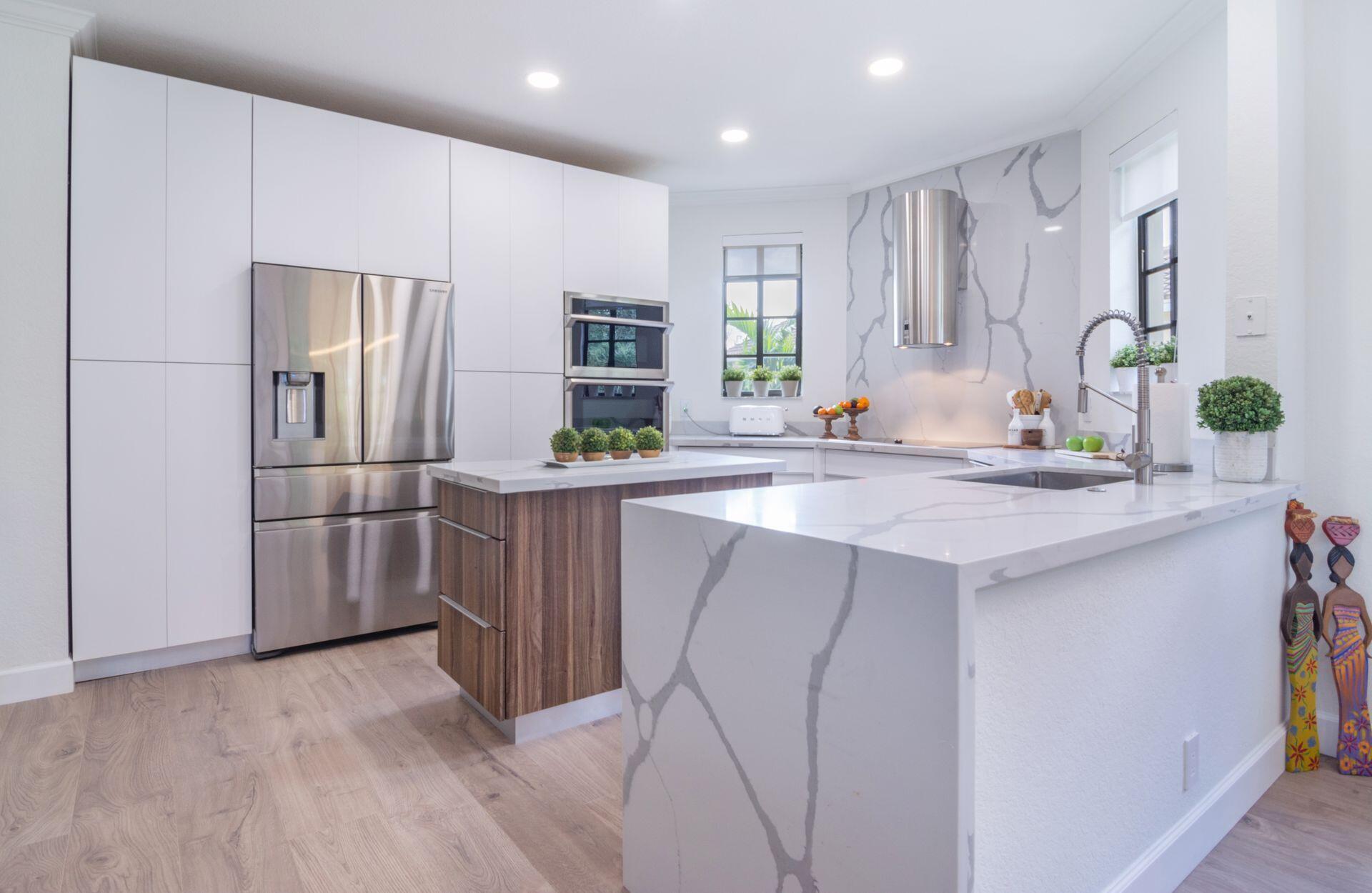 MARIPOSA POINTE - Residential
