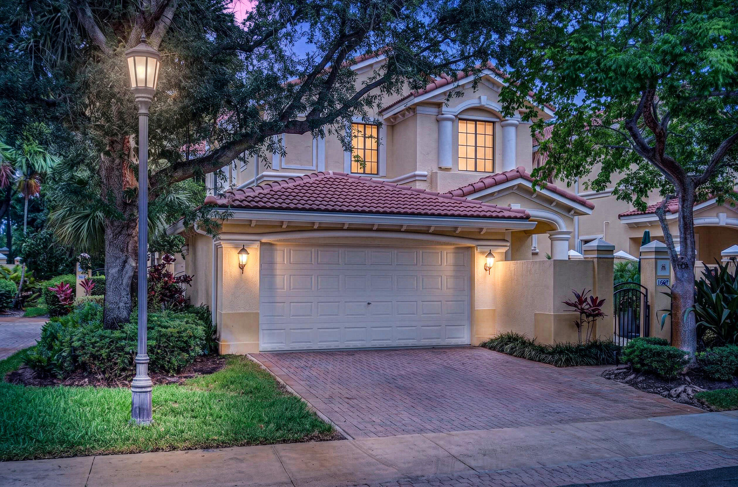 MARIPOSA POINTE - Residential
