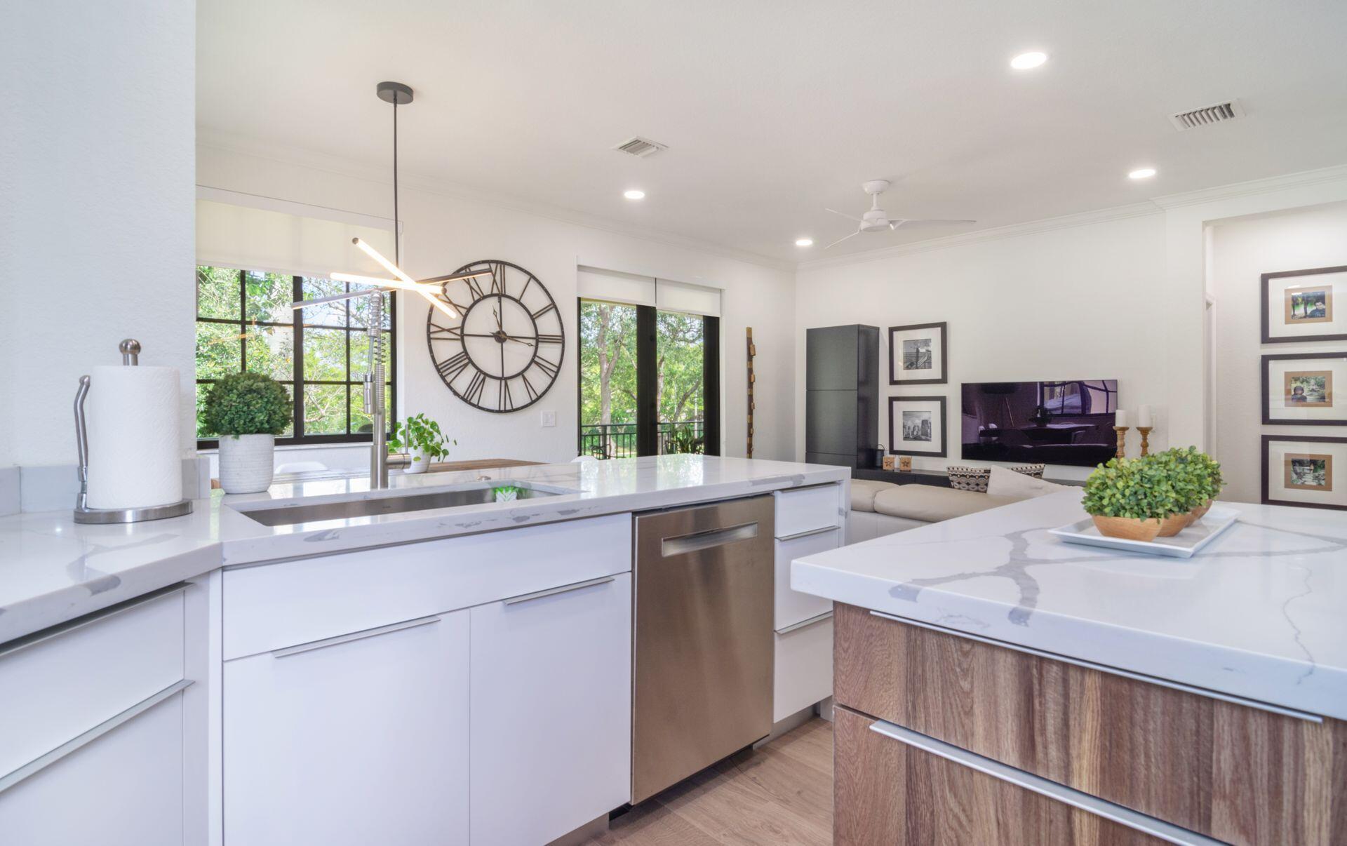 MARIPOSA POINTE - Residential