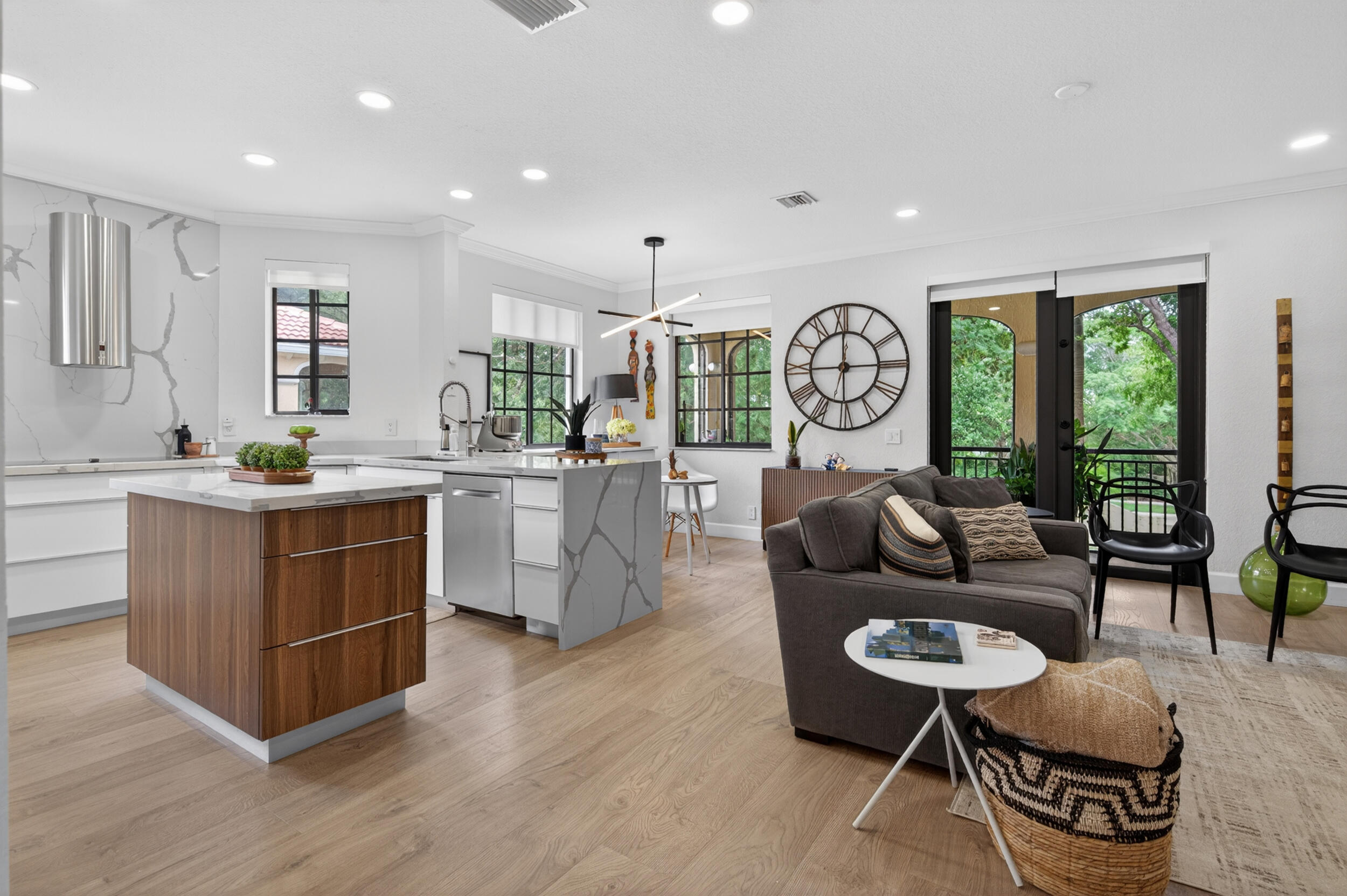 MARIPOSA POINTE - Residential