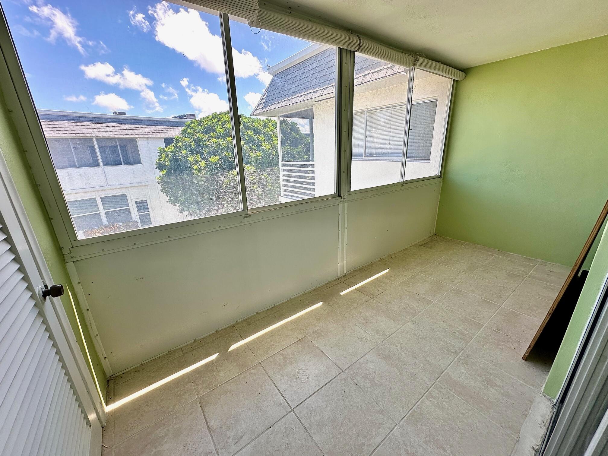 MURRY HILLS APT BLDG CONDO - Residential