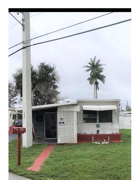 ************Must be sold as a three home package that is currently rented************3/1 singlewide ***assoc states it is HOPA verified***other properties in package to choose from are8724 sw 17 ct8716 sw 16 pl8708 sw 17 stor8551 sw 22 st