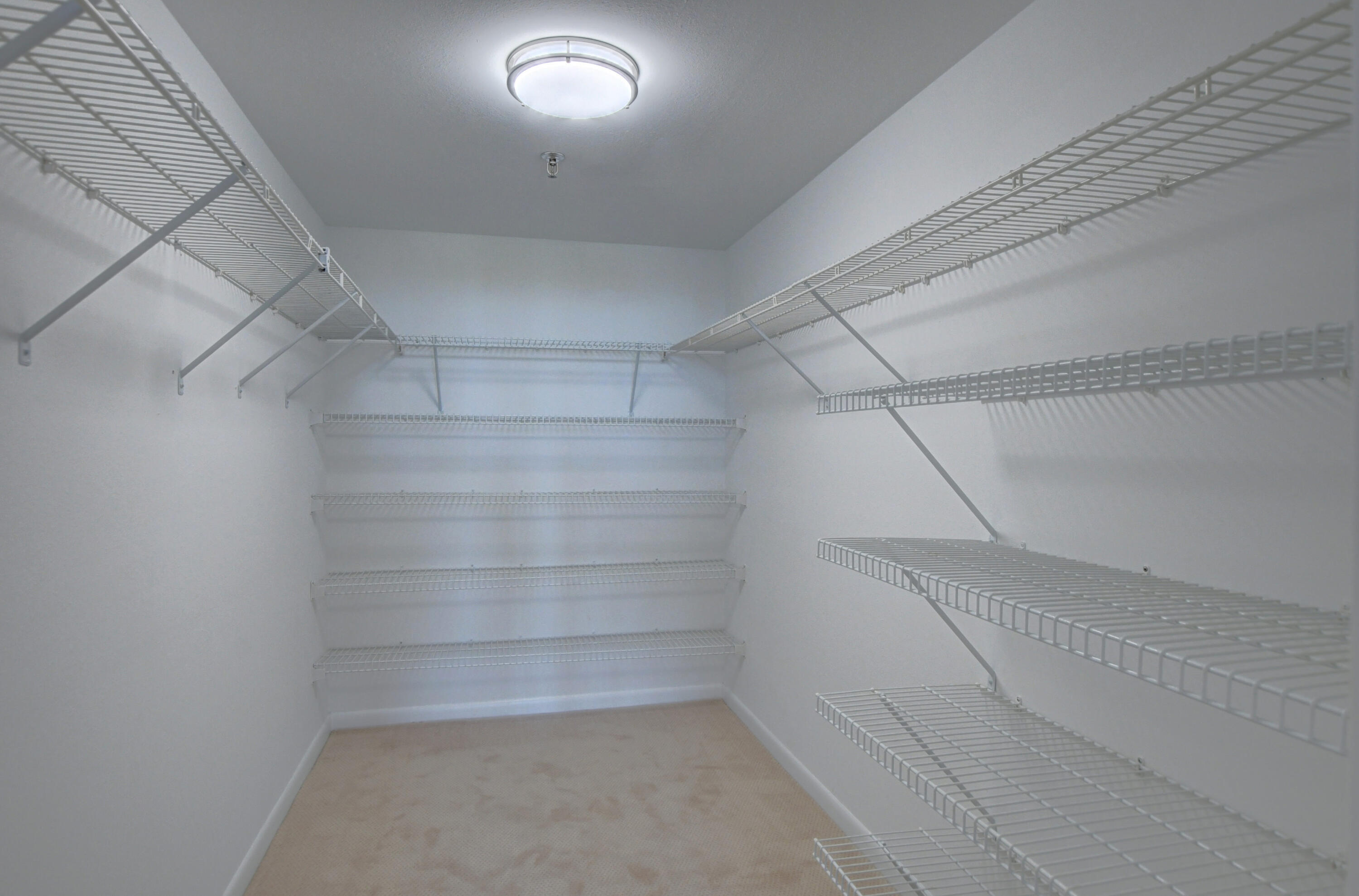 WILLOW WOOD MIDRISE CONDO - Residential Lease