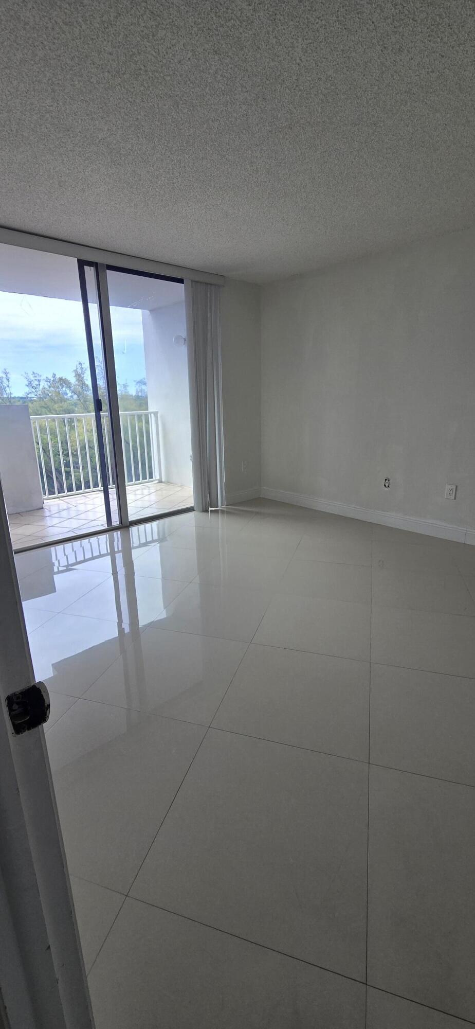 WILSHIRE CONDO - Residential