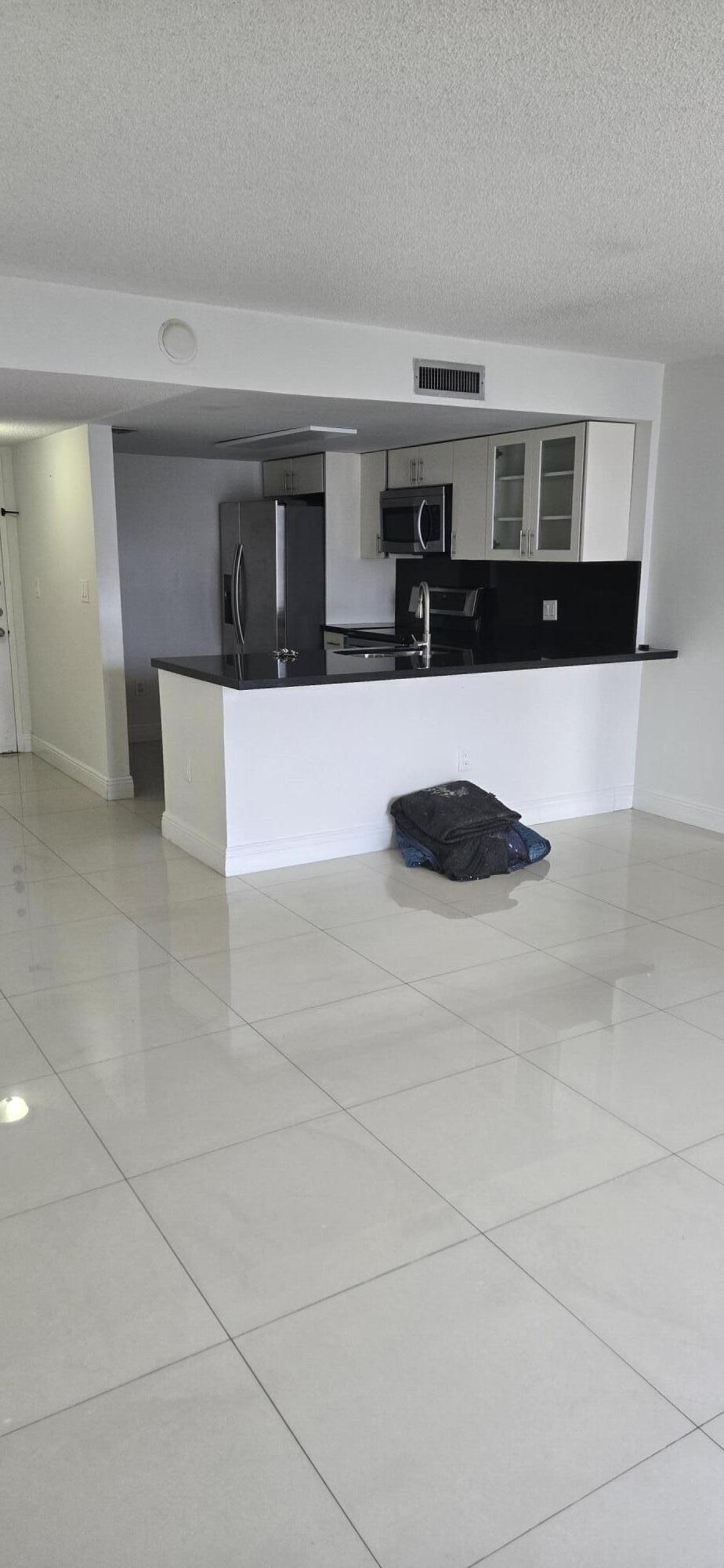 WILSHIRE CONDO - Residential