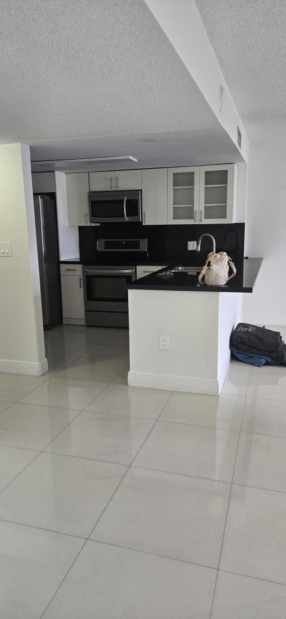 WILSHIRE CONDO - Residential