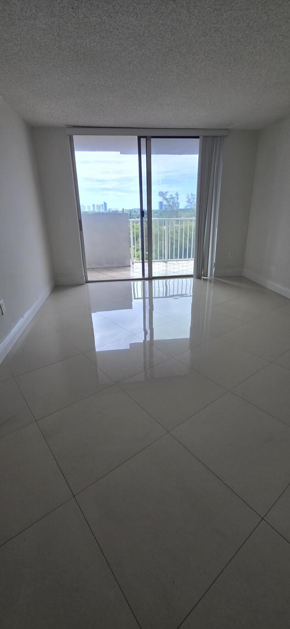 WILSHIRE CONDO - Residential