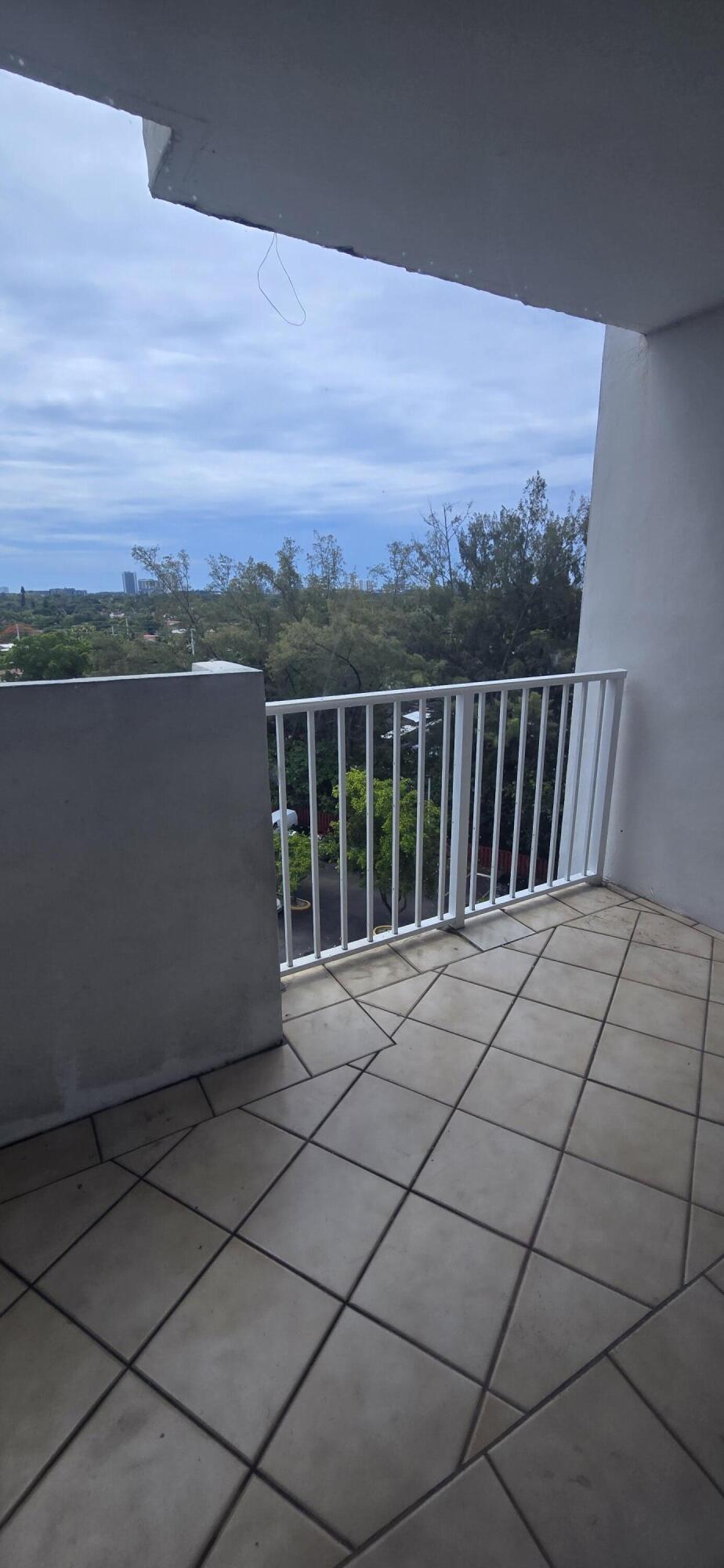 WILSHIRE CONDO - Residential