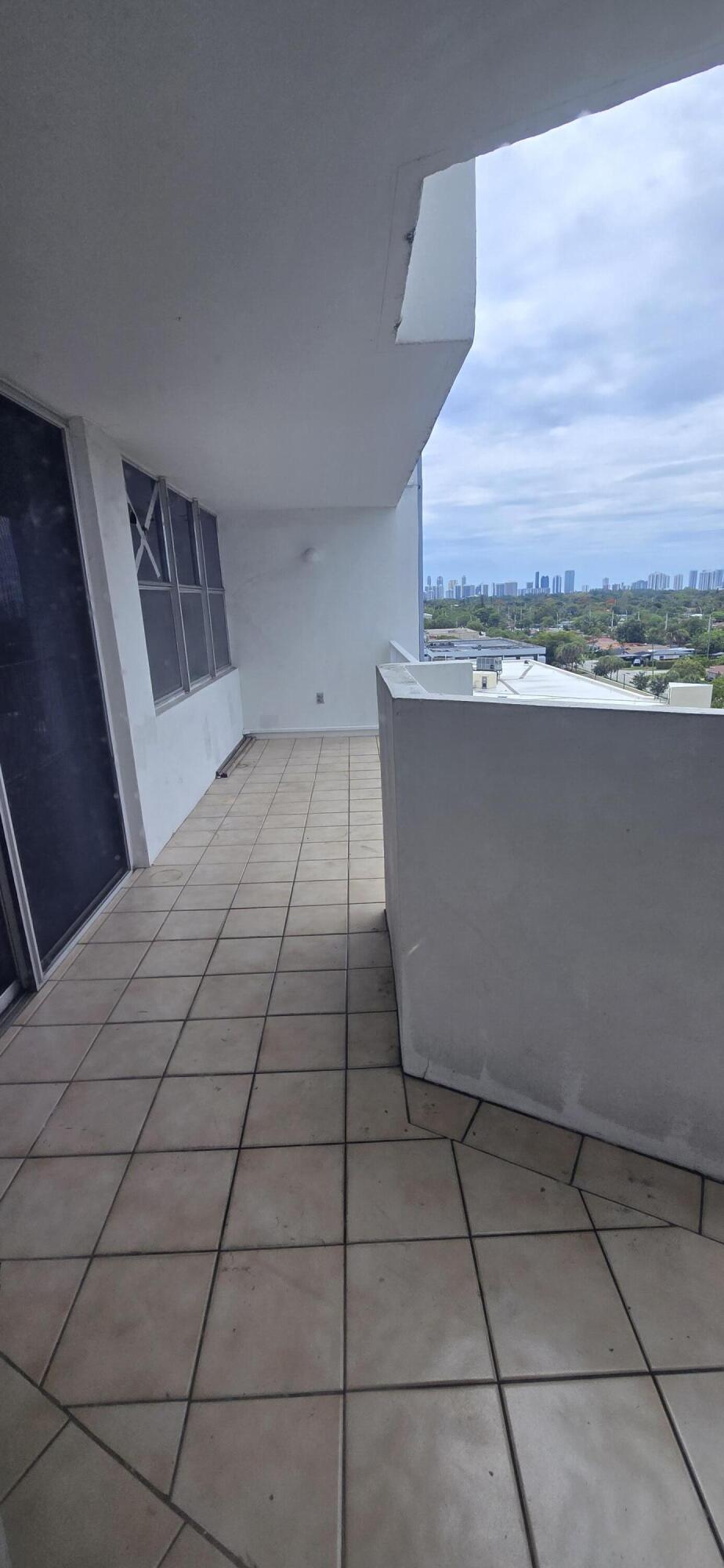 WILSHIRE CONDO - Residential