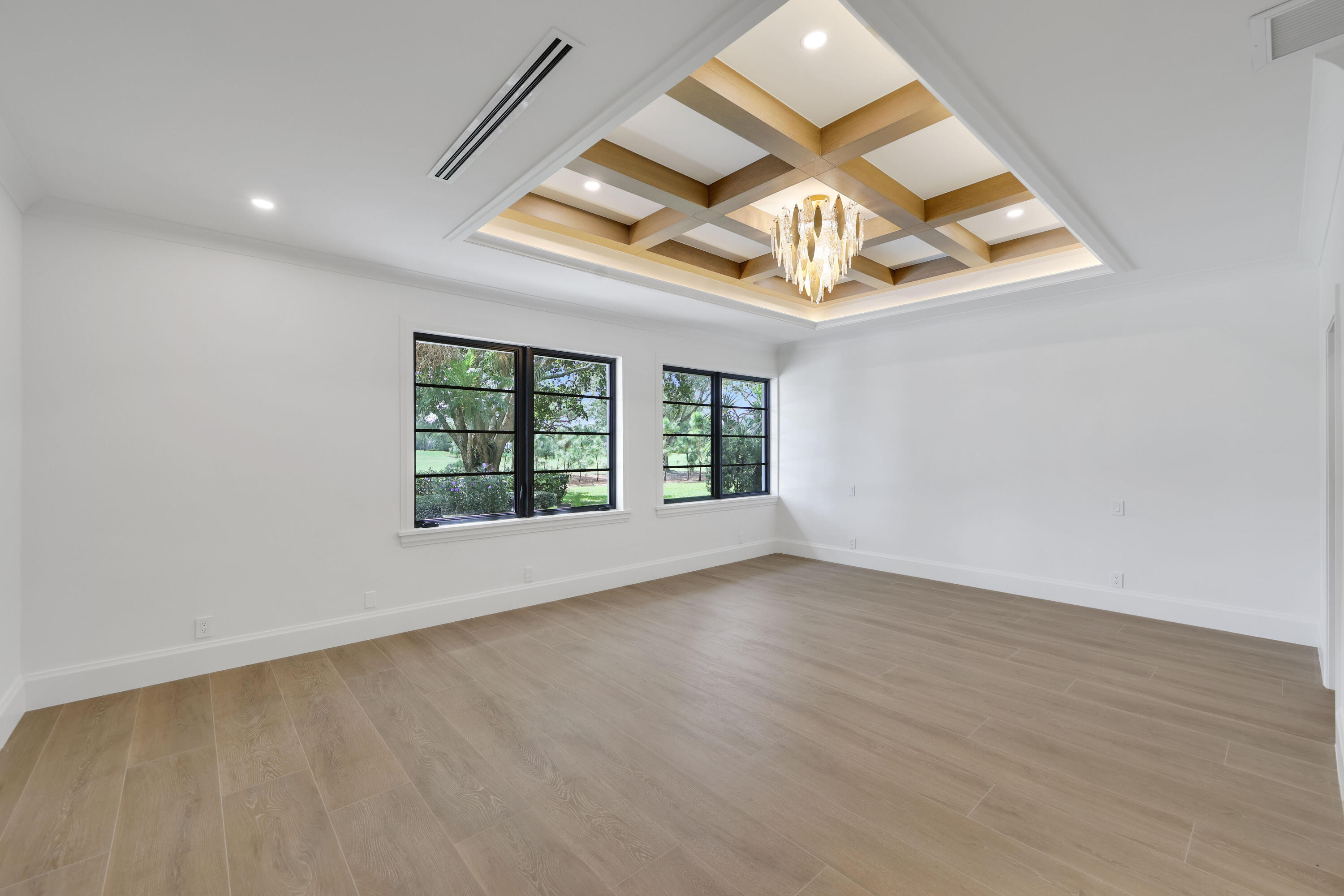 PAR CLUB CIRCLE UNIT 3 B VILLAGE OF GOLF ON AM-98 - Residential