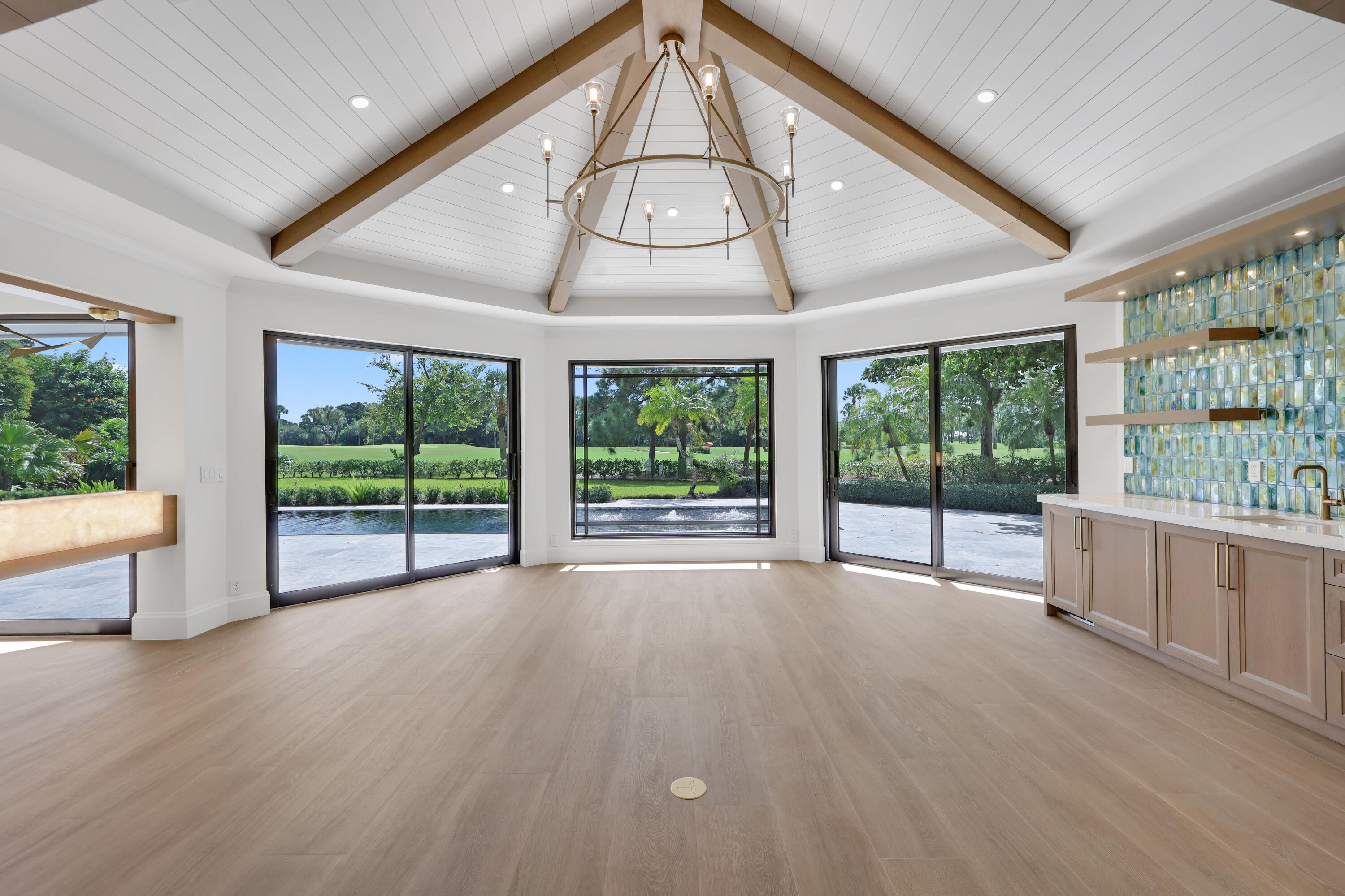 PAR CLUB CIRCLE UNIT 3 B VILLAGE OF GOLF ON AM-98 - Residential