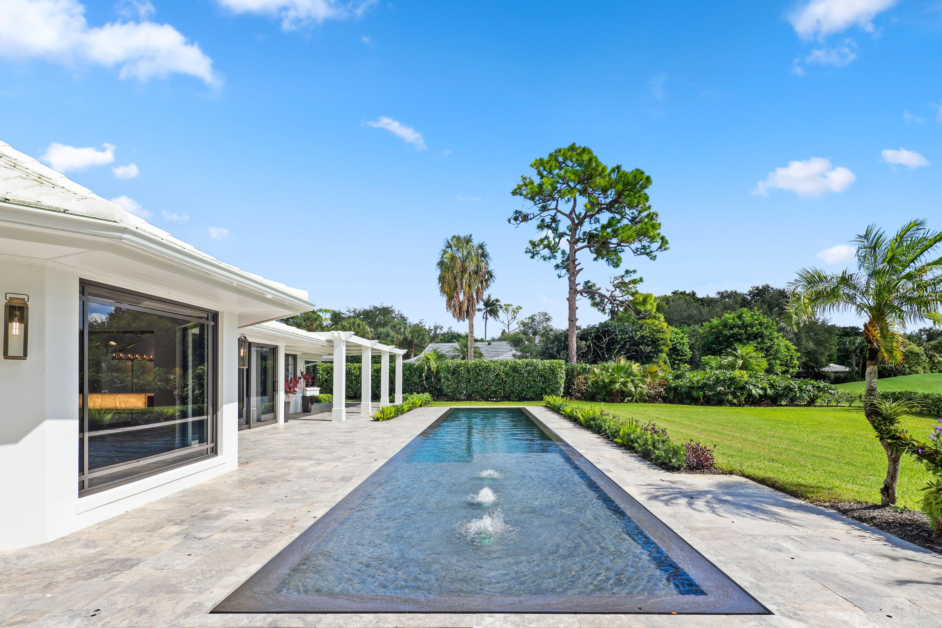 PAR CLUB CIRCLE UNIT 3 B VILLAGE OF GOLF ON AM-98 - Residential