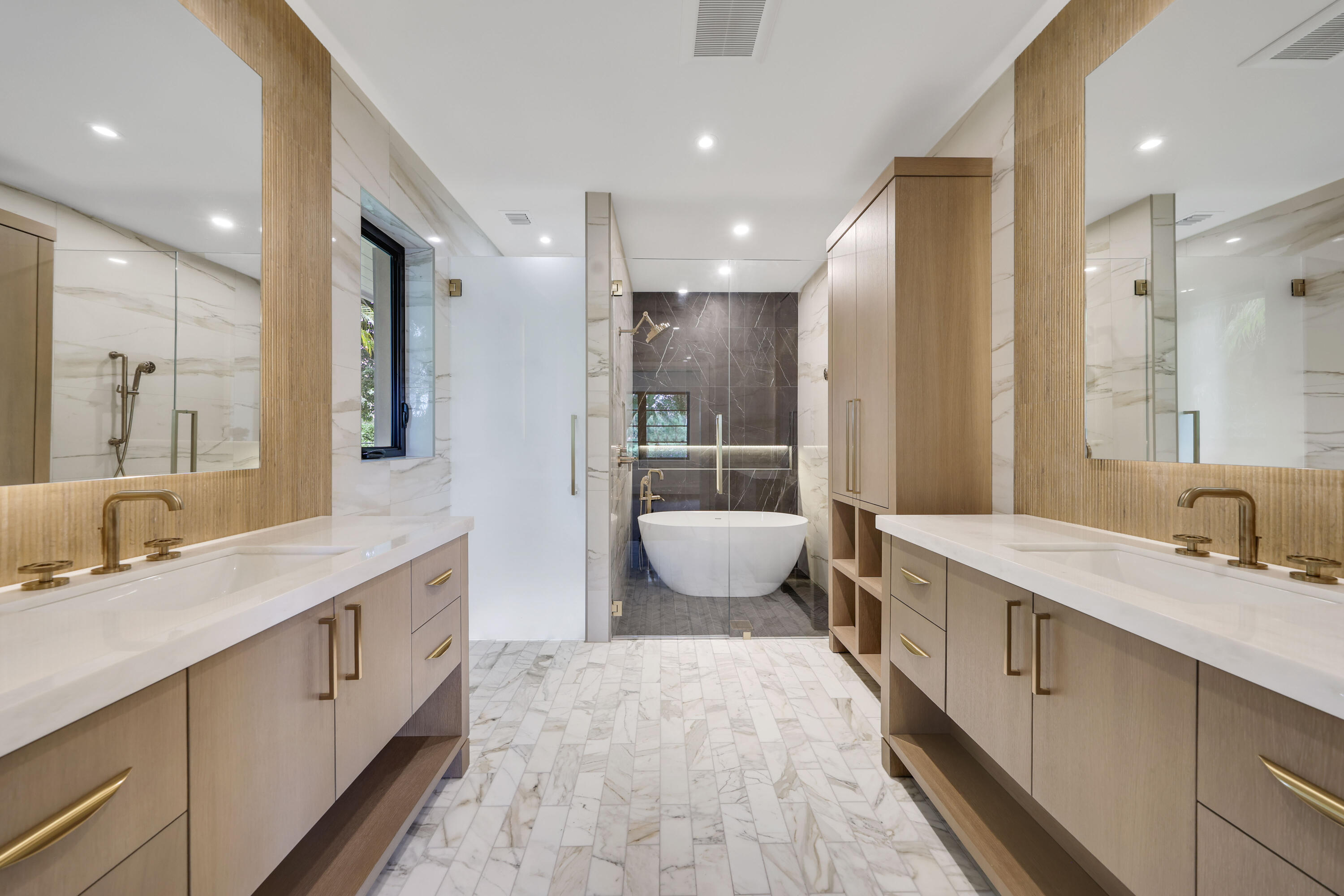 PAR CLUB CIRCLE UNIT 3 B VILLAGE OF GOLF ON AM-98 - Residential