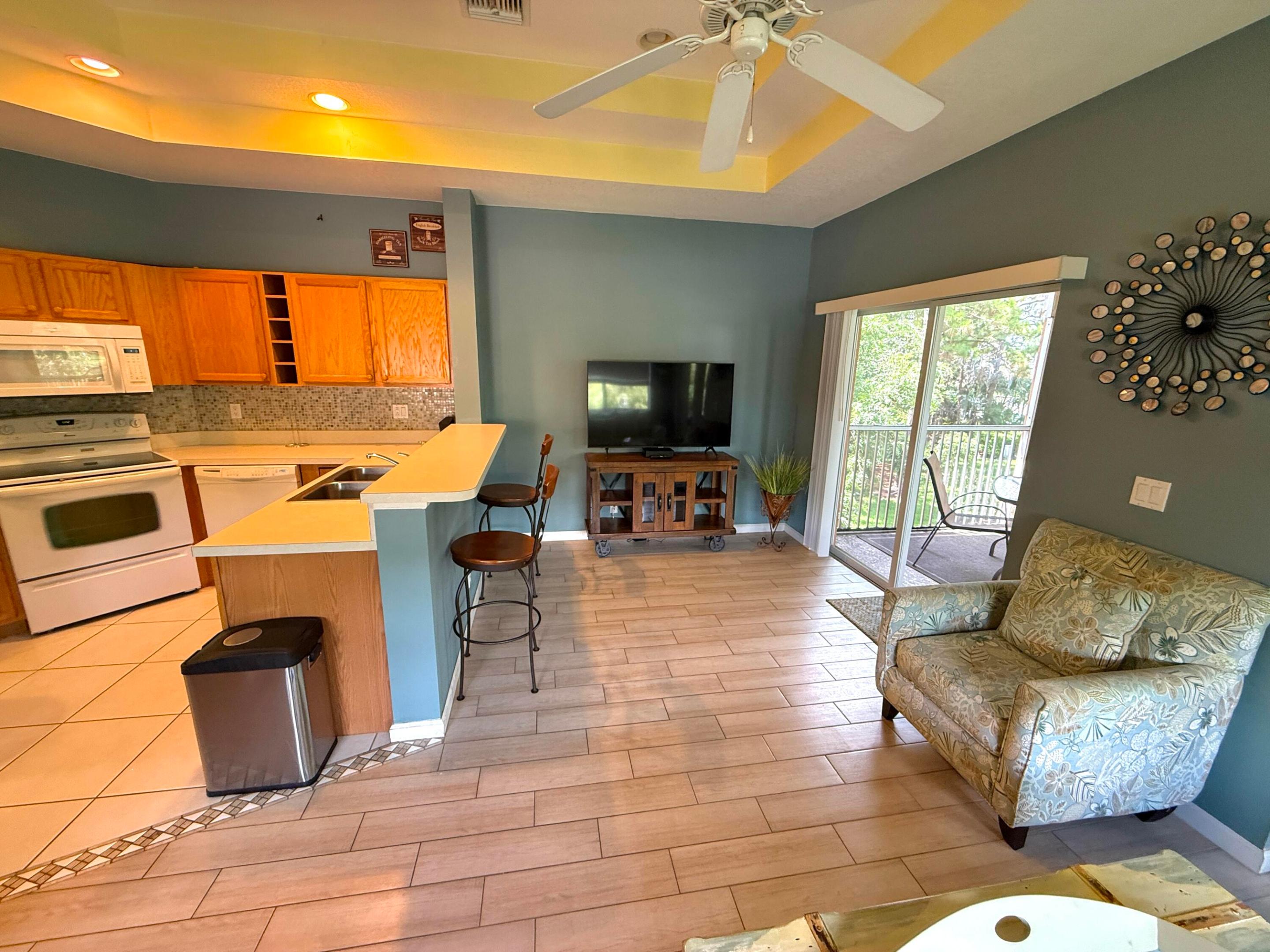 CASTLE PINES CONDOMINIUM - Residential Lease