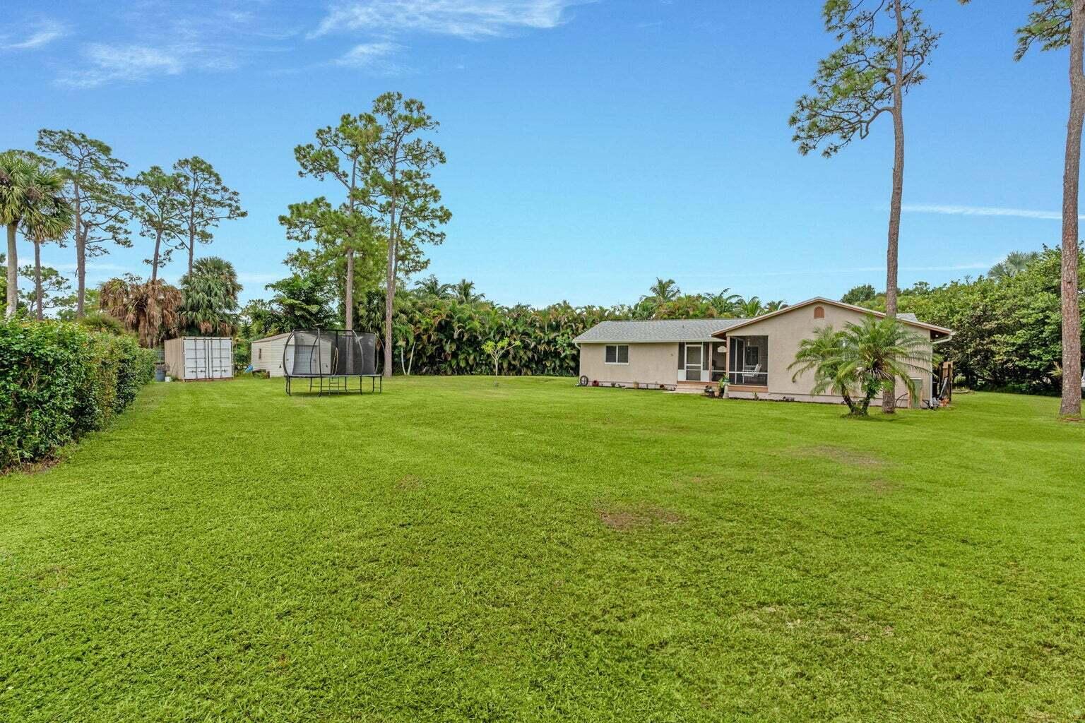 LOXAHATCHEE GROVES - Residential