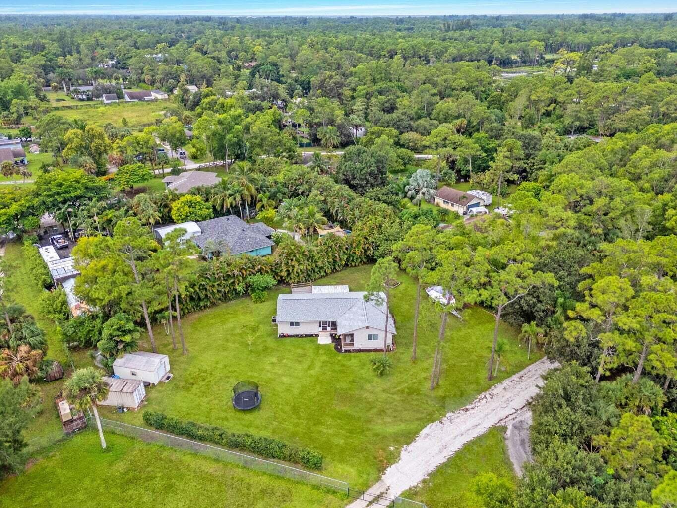 LOXAHATCHEE GROVES - Residential