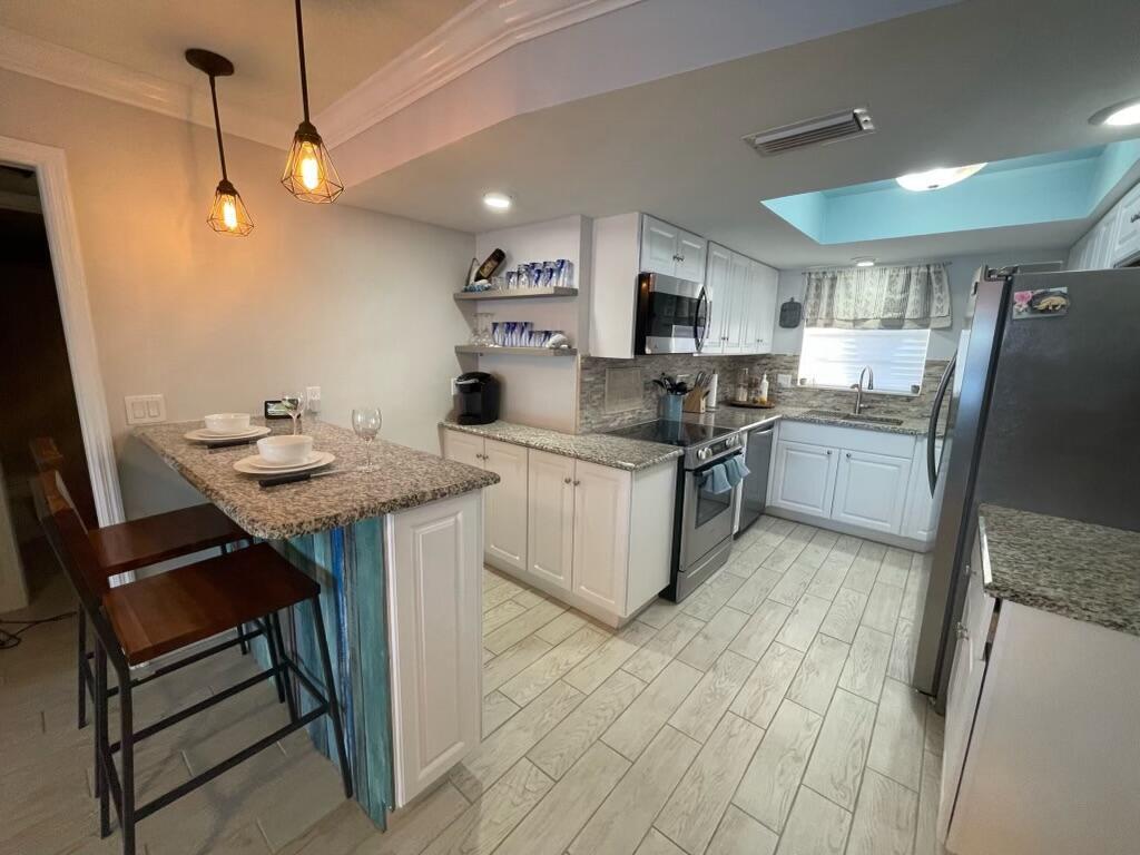 WILSHIRE WEST CONDOS - Residential Lease