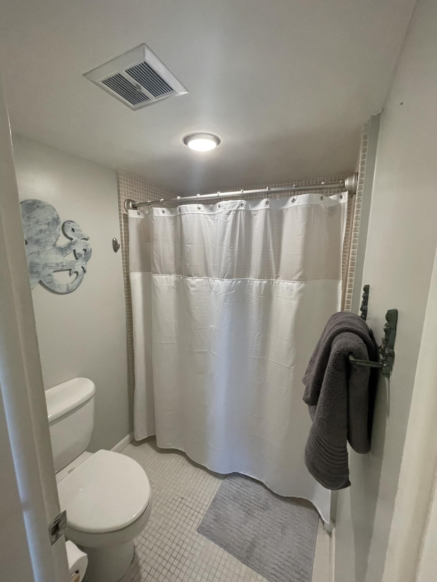 WILSHIRE WEST CONDOS - Residential Lease