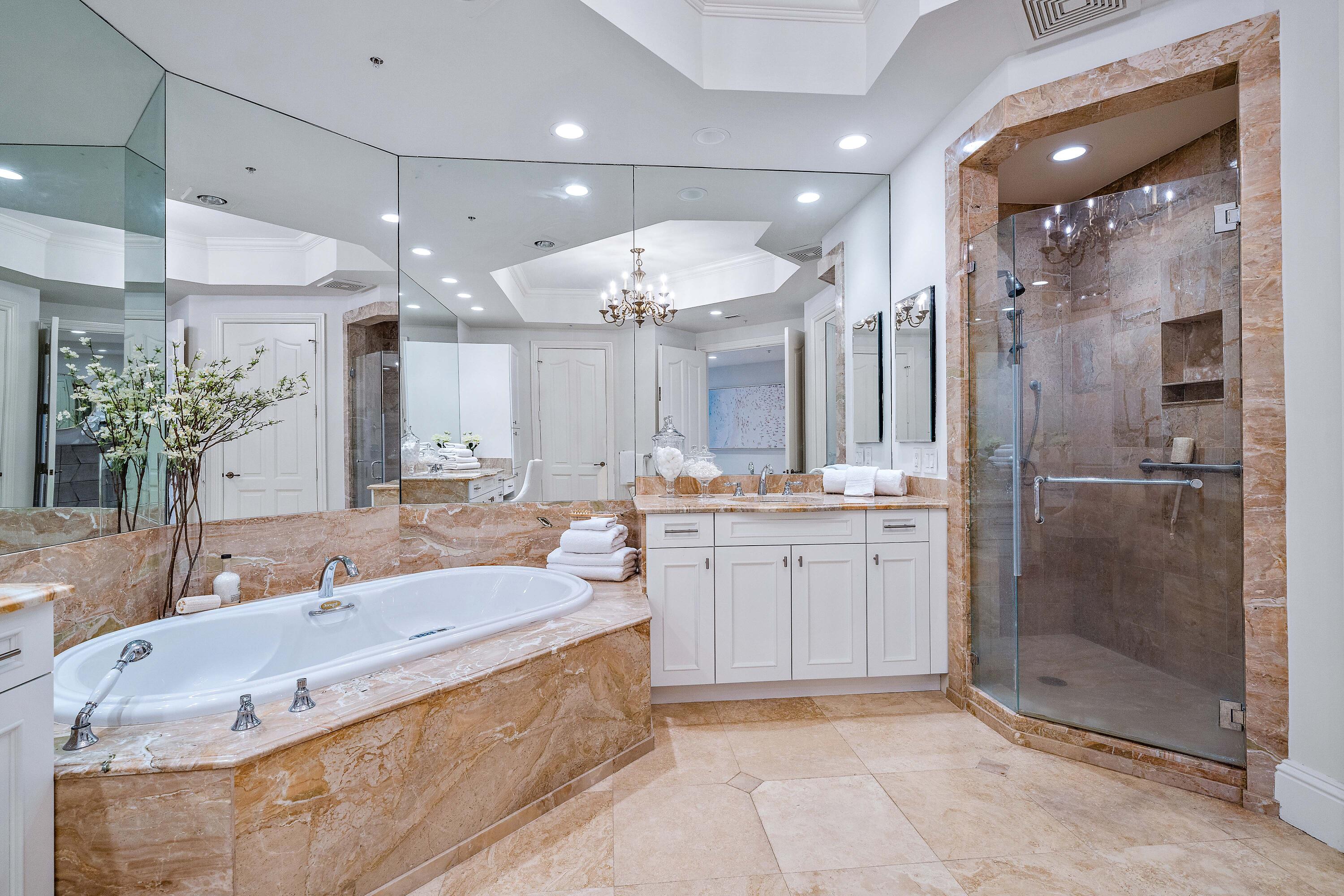 ONE WATERMARK PLACE OF THE PALM BEACHES CONDOMINIU - Residential