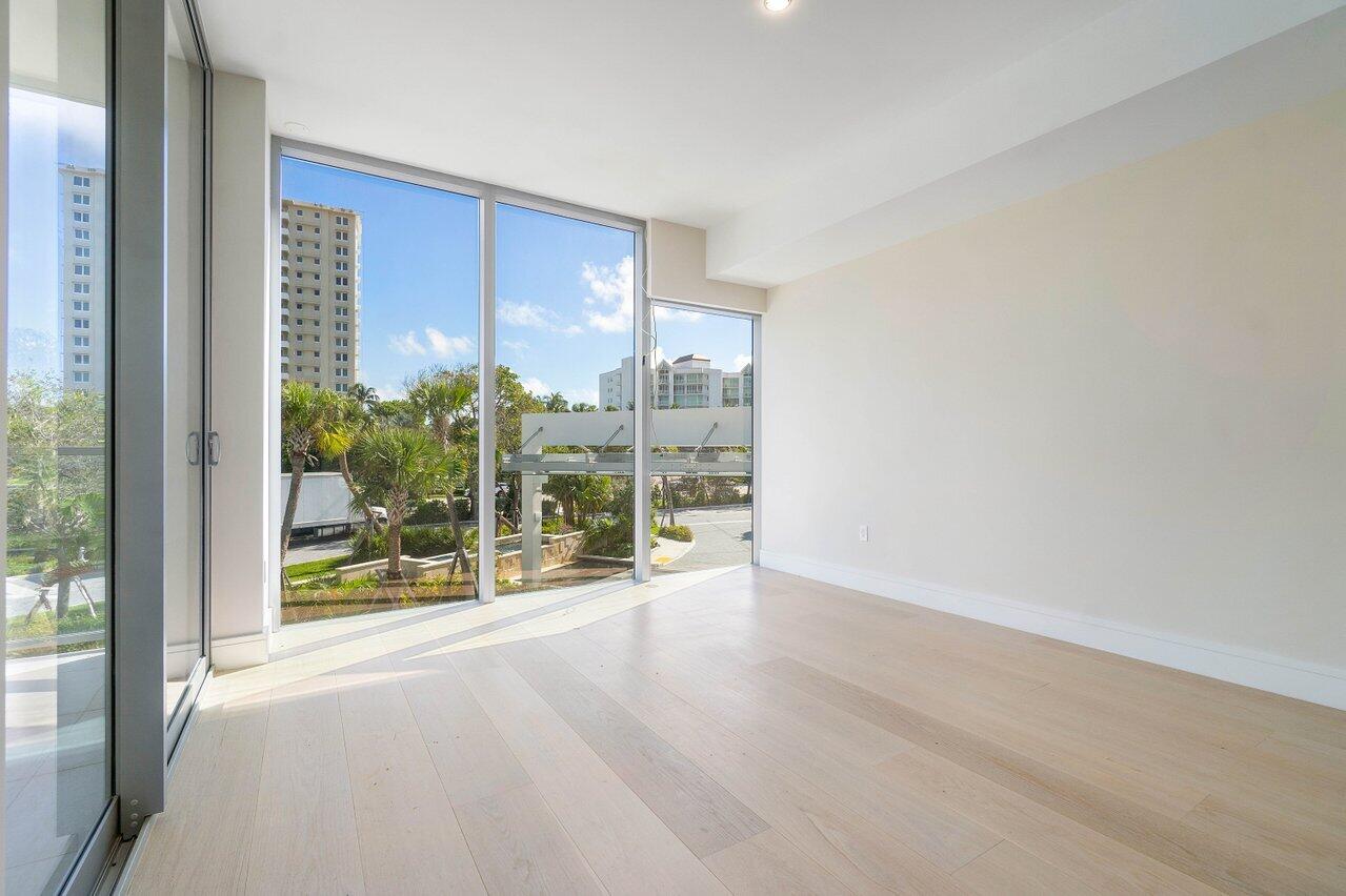 BOCA BEACH RESIDENCES - Residential