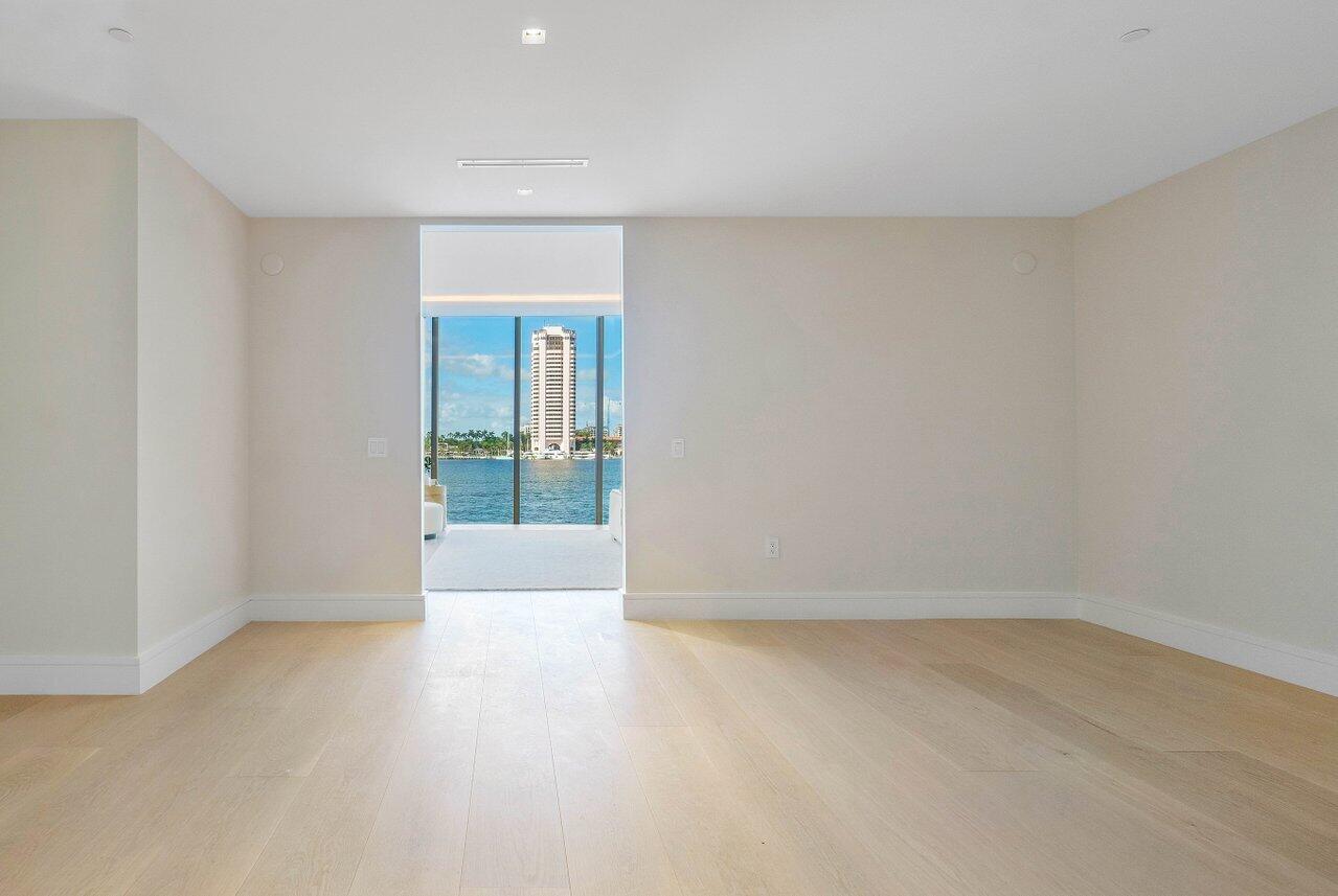 BOCA BEACH RESIDENCES - Residential