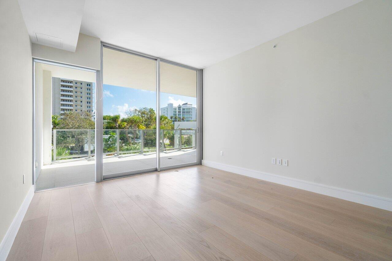 BOCA BEACH RESIDENCES - Residential