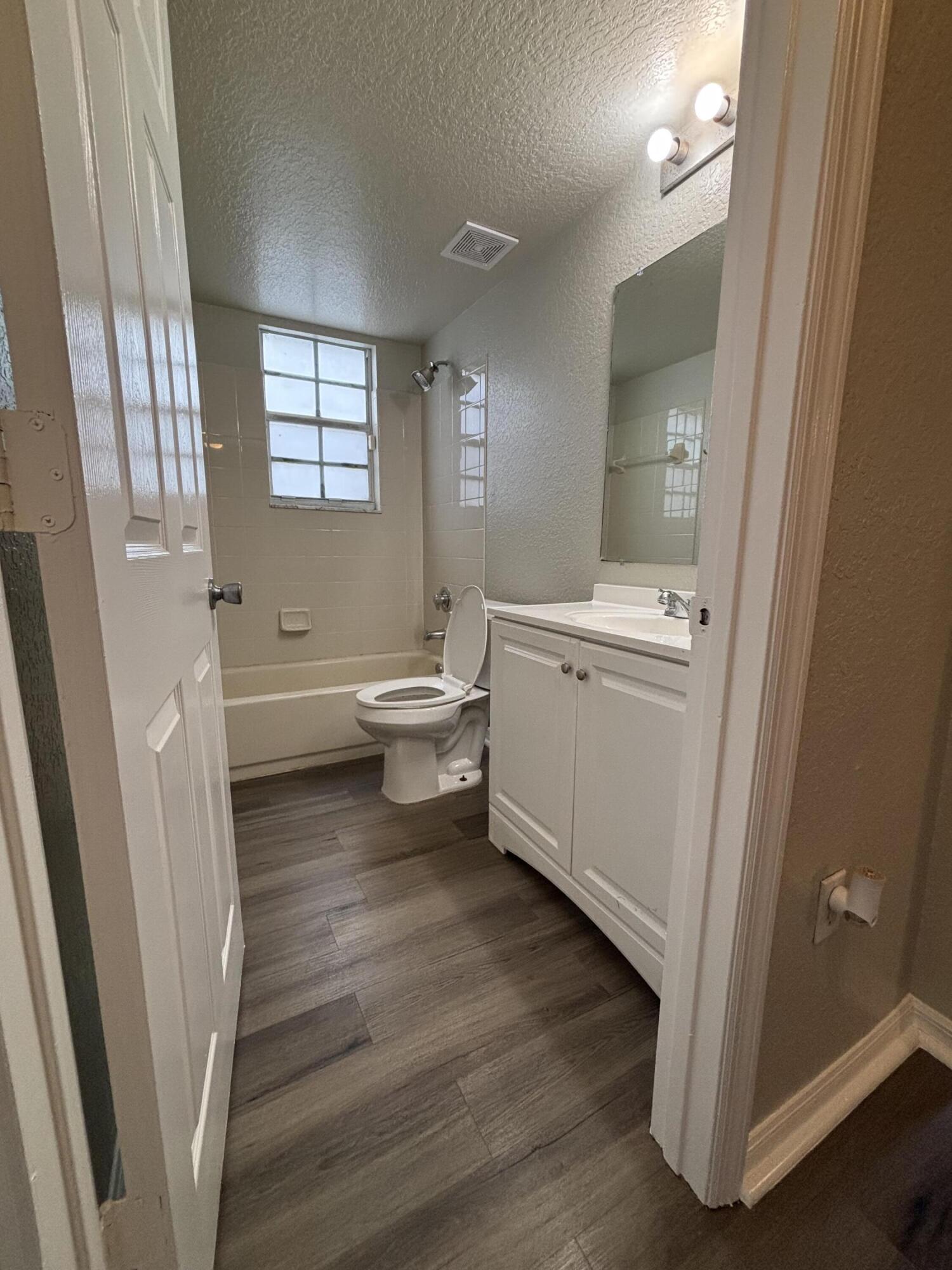 BELMONT AT NORTH LAUDERDALE - Residential Lease