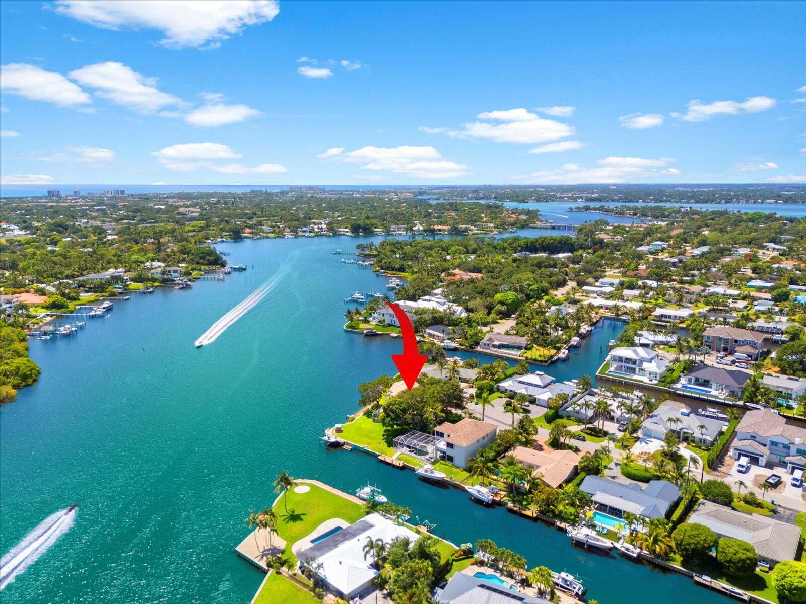 COUNTRY CLUB POINT - Residential