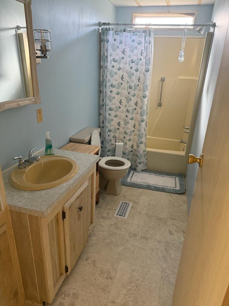 SPANISH LAKES GOLF VILLAGE - Residential