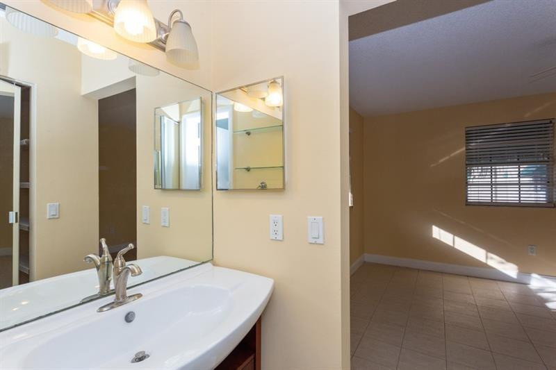 FLAMINGO GARDENS PHASE FOUR - Residential Lease