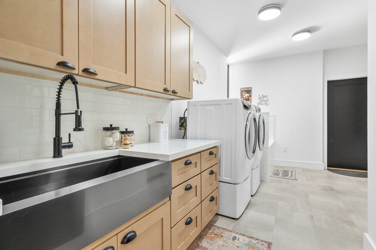 FOXE CHASE - Residential