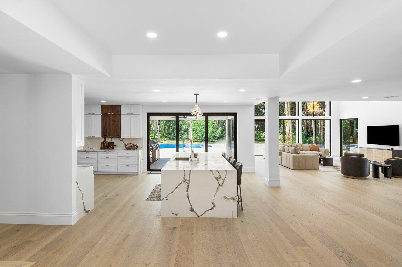FOXE CHASE - Residential