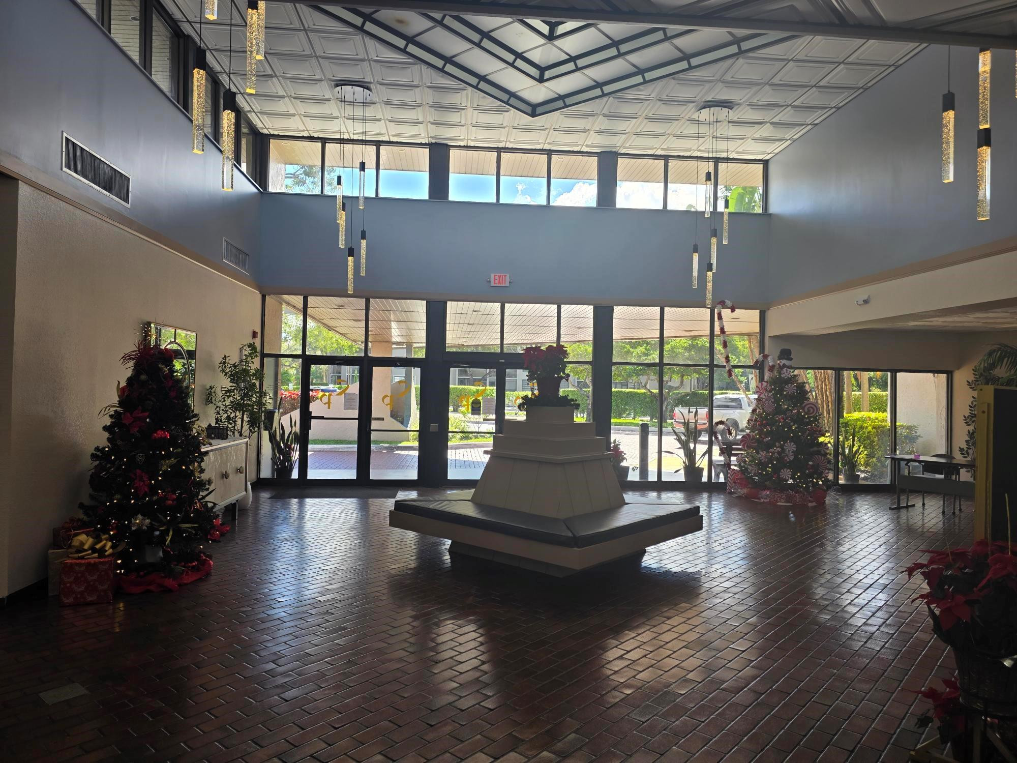 COLONY POINT - Residential