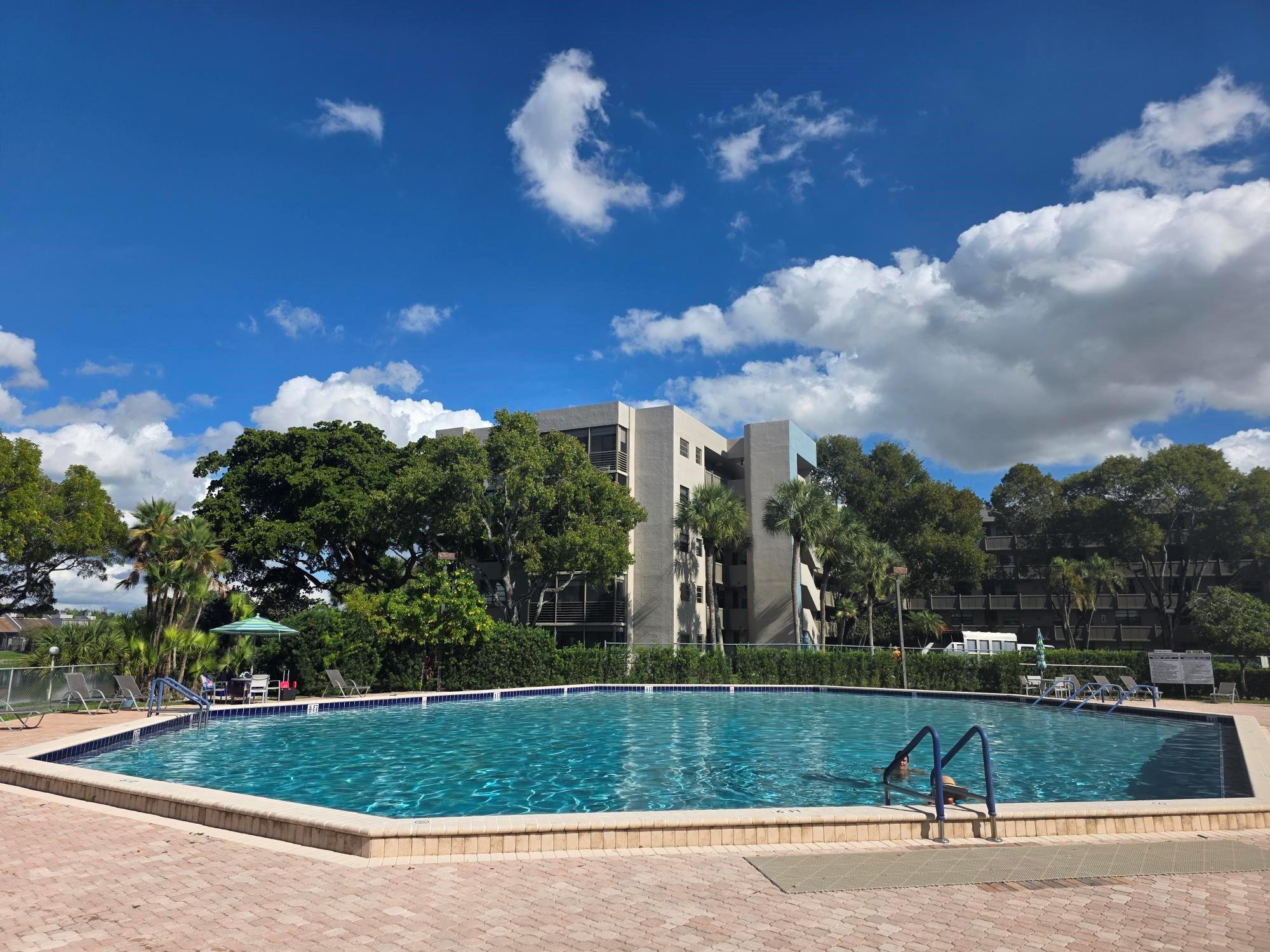 COLONY POINT - Residential