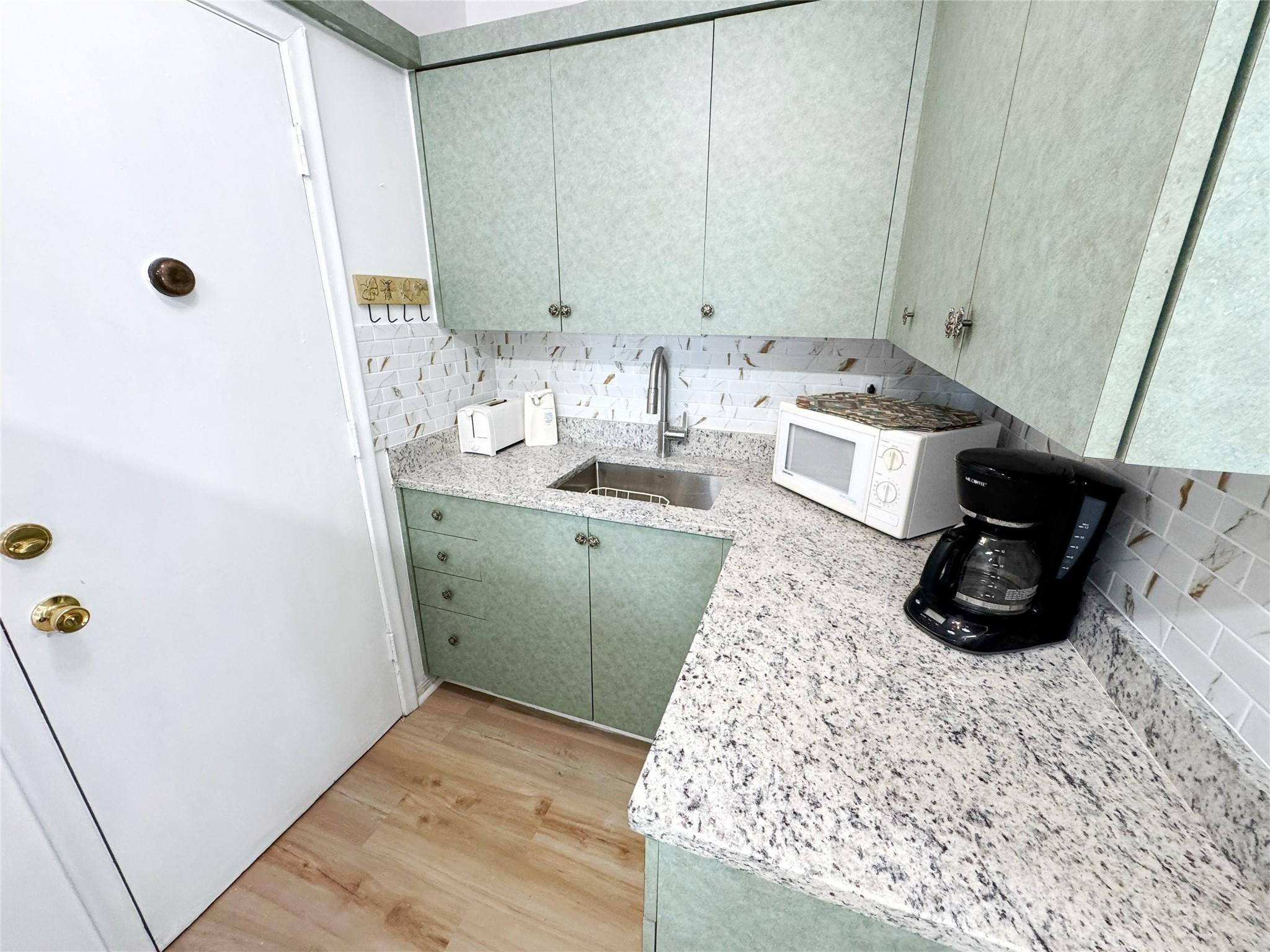 THE VIRGINIAN APARTMENTS - Residential