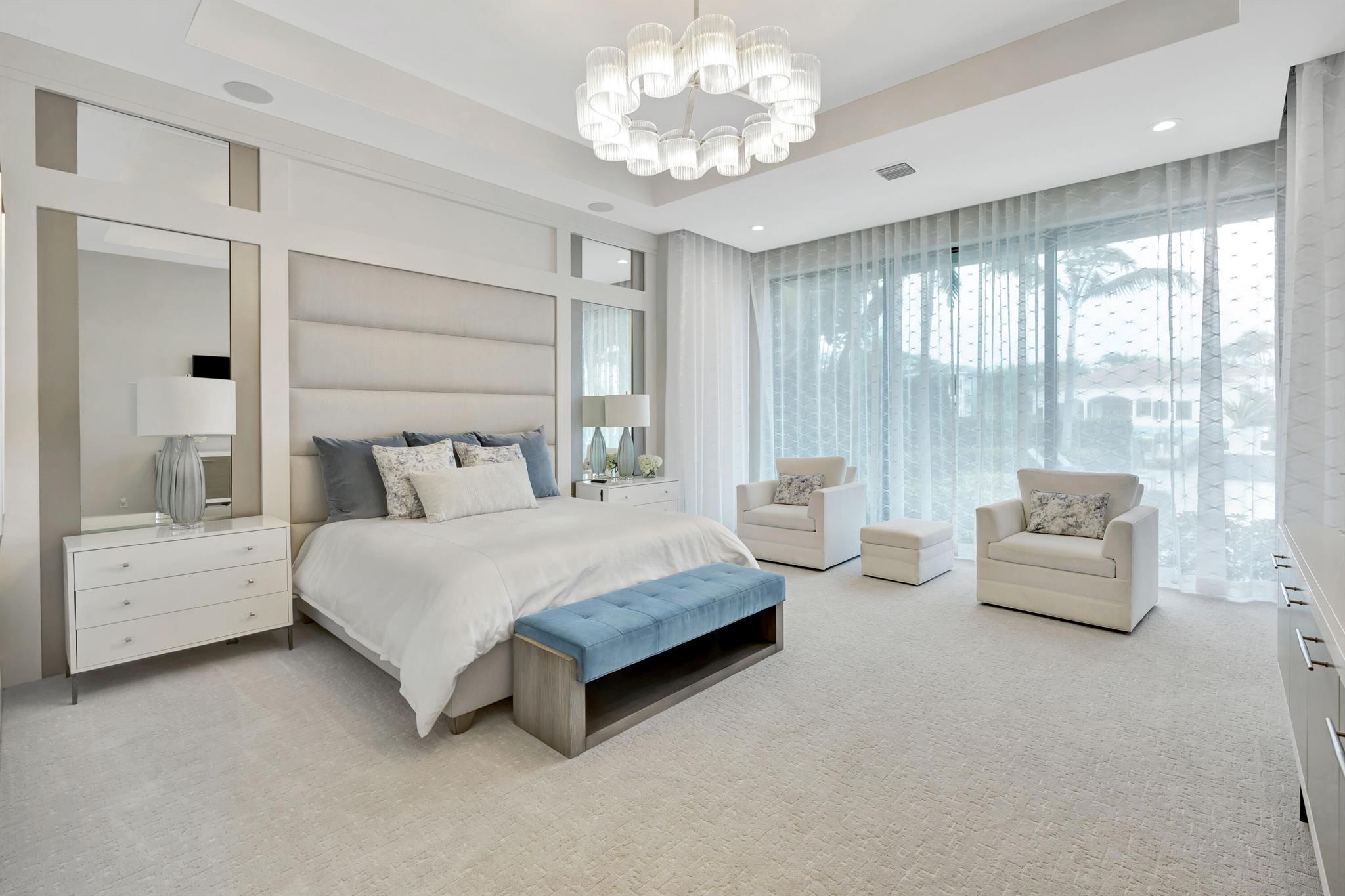 ADMIRALS COVE - Residential