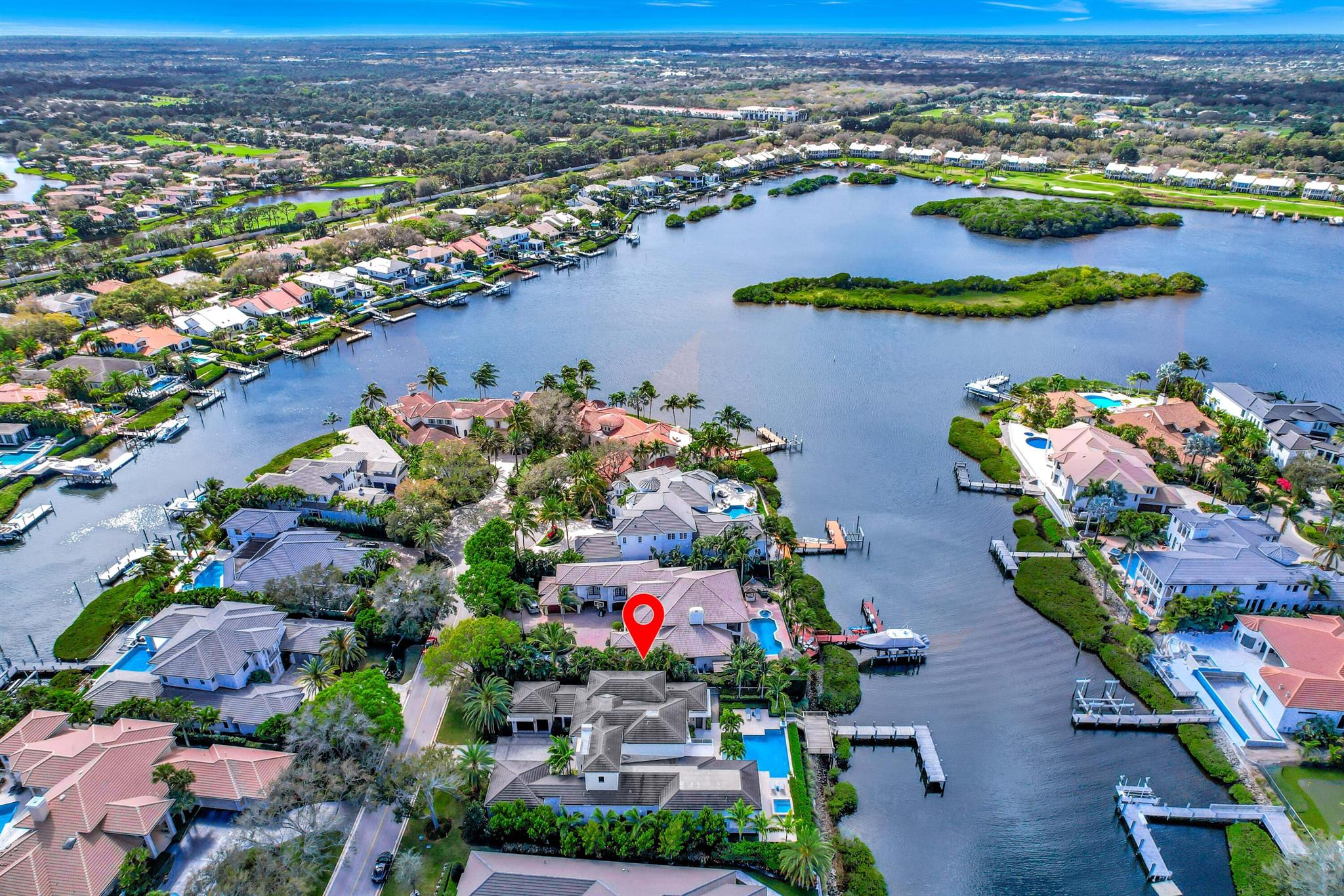 ADMIRALS COVE - Residential