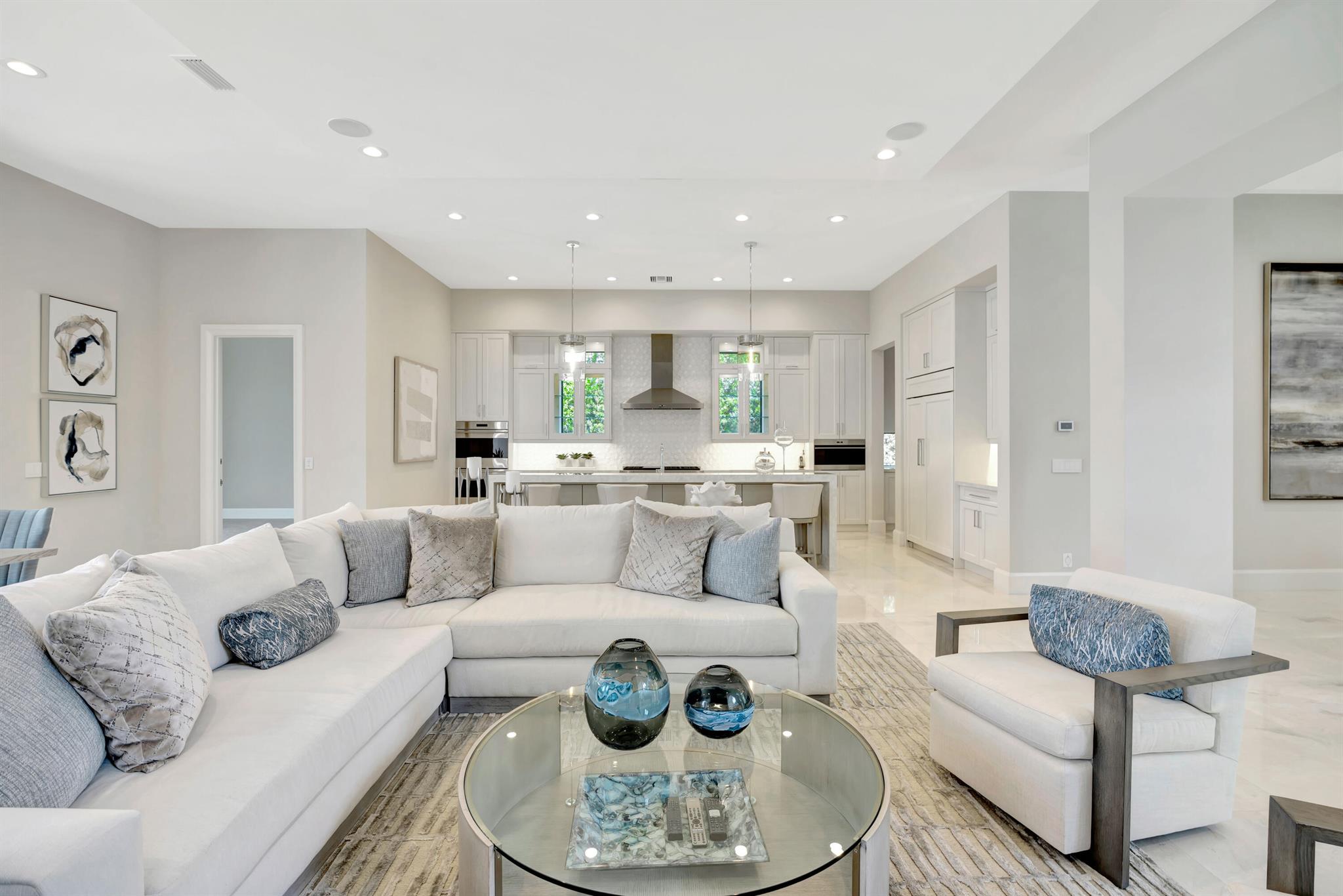 ADMIRALS COVE - Residential