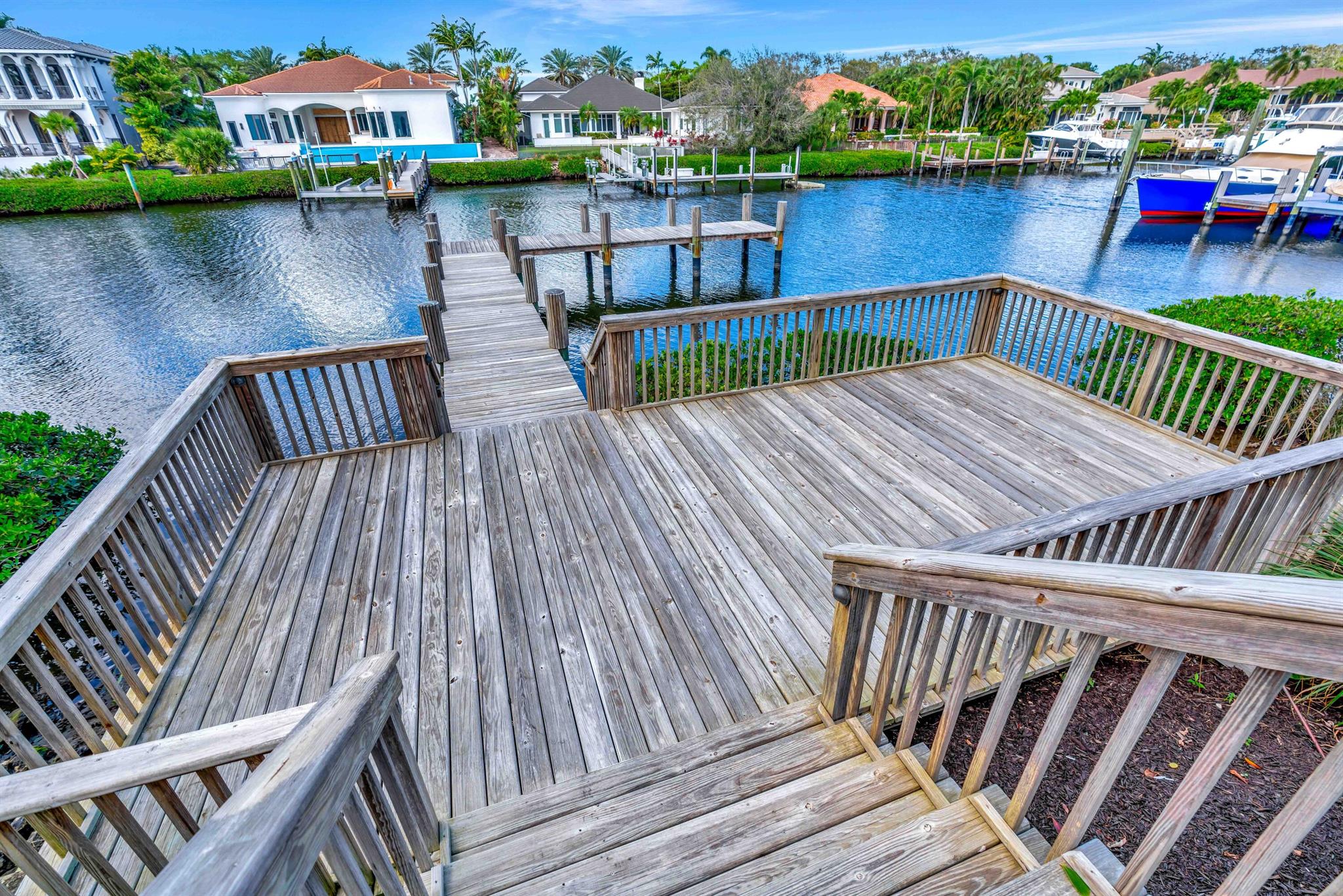 ADMIRALS COVE - Residential